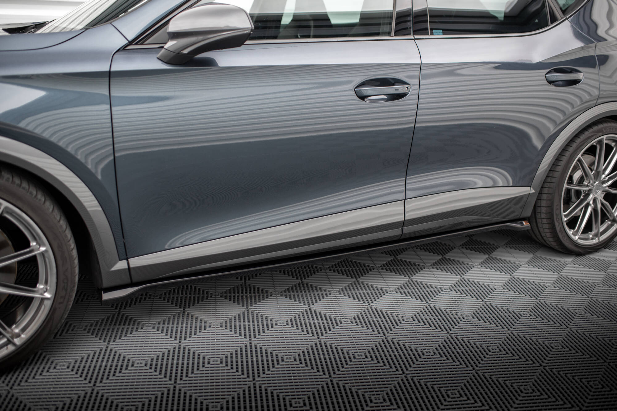pol_po_Side-Skirts-Diffusers-V-2-Cupra-Formentor-Mk1-19222_3jpg - OPSHOLDERS