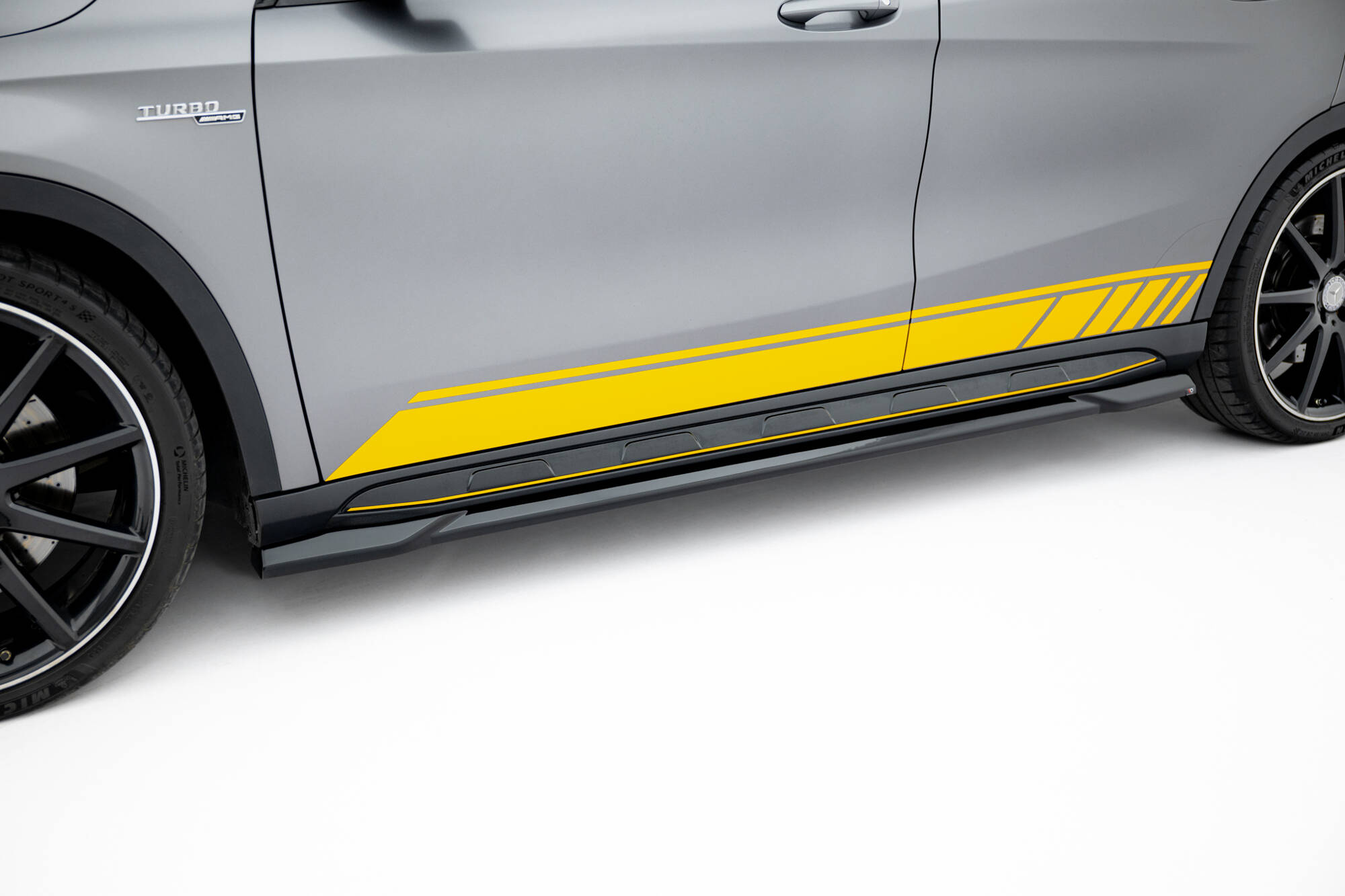 pol_po_Side-Skirts-Diffusers-V-2-Mercedes-Benz-GLA-45-AMG-X156-22064_3jpg - OPSHOLDERS
