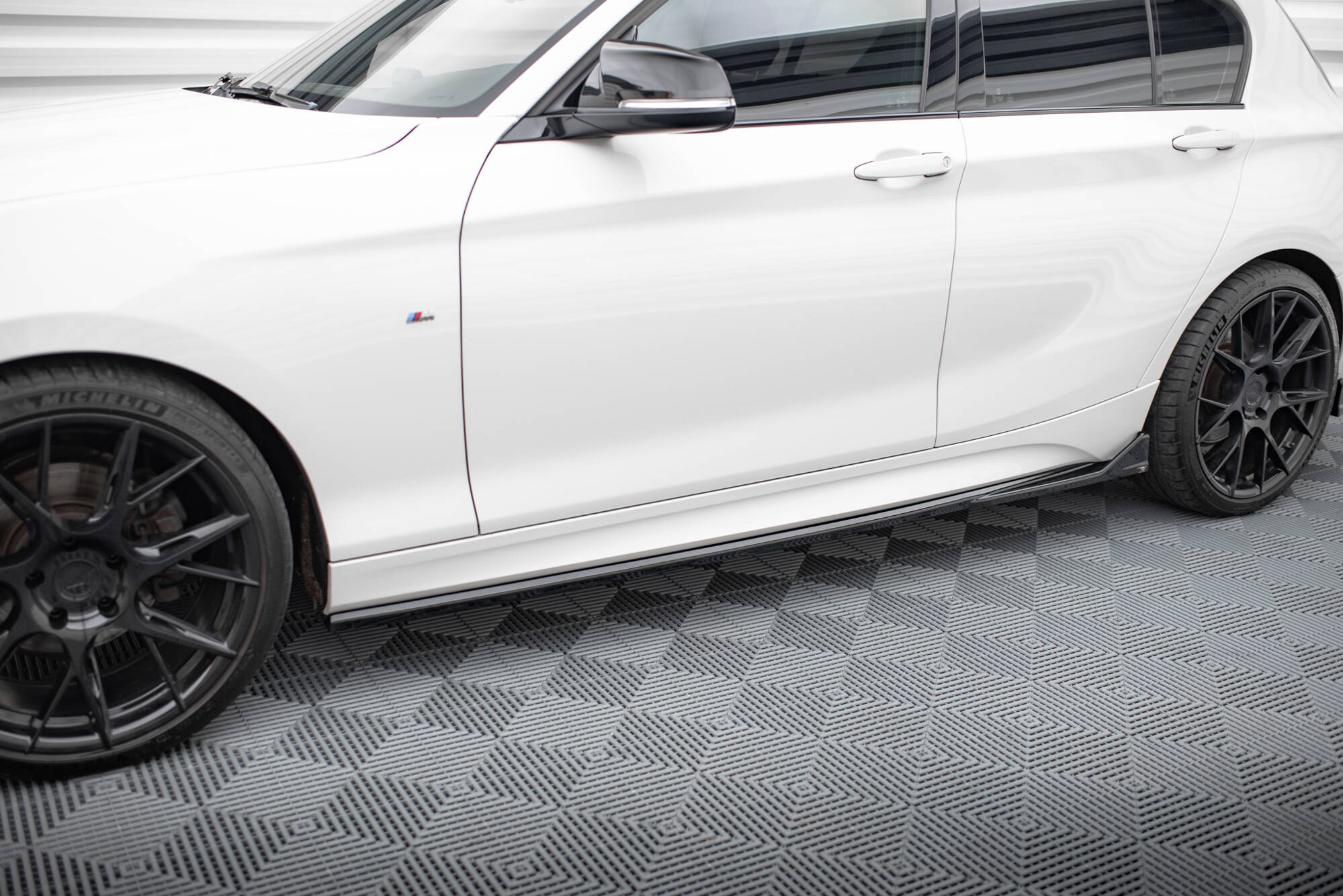 pol_po_Side-Skirts-Diffusers-V-3-CSL-Look-BMW-1-M-Pack-M140i-F20-Facelift-19698_3jpg - OPSHOLDERS