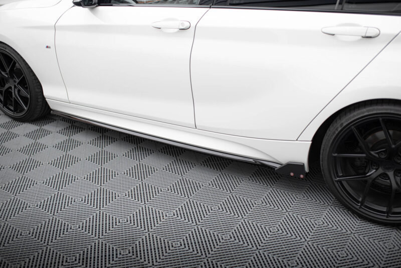 pol_po_Side-Skirts-Diffusers-V-4-Flaps-BMW-1-M-Pack-M140i-F20-Facelift-21008_4jpg - OPSHOLDERS