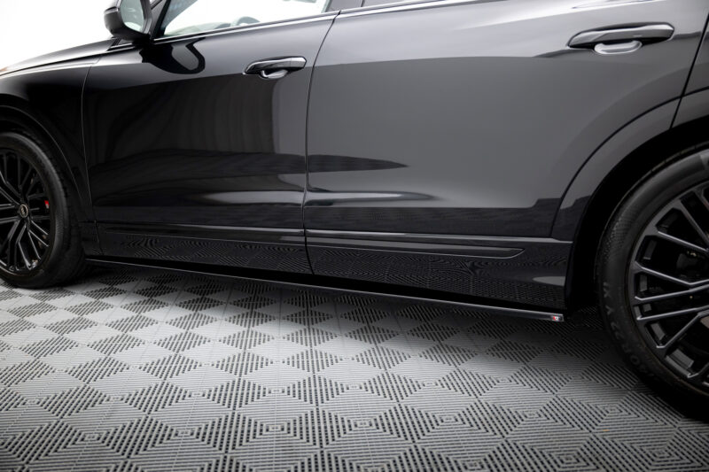 pol_po_Side-skirts-Diffusers-V-1-Audi-Q8-S-line-SQ8-Mk1-Facelift-22765_5jpg - OPSHOLDERS