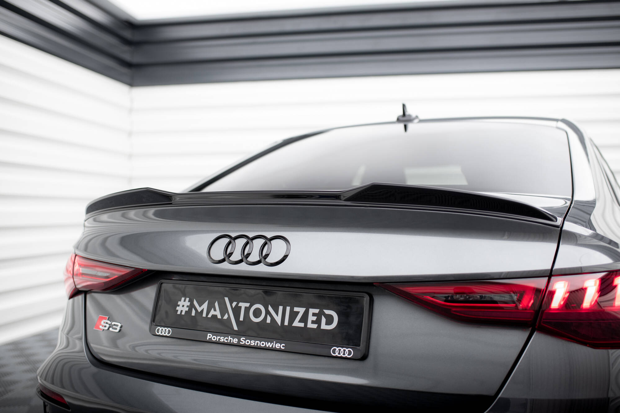 pol_po_Spoiler-Cap-3D-Audi-A3-A3-S-Line-S3-RS3-Sedan-8Y-19691_9jpg - OPSHOLDERS