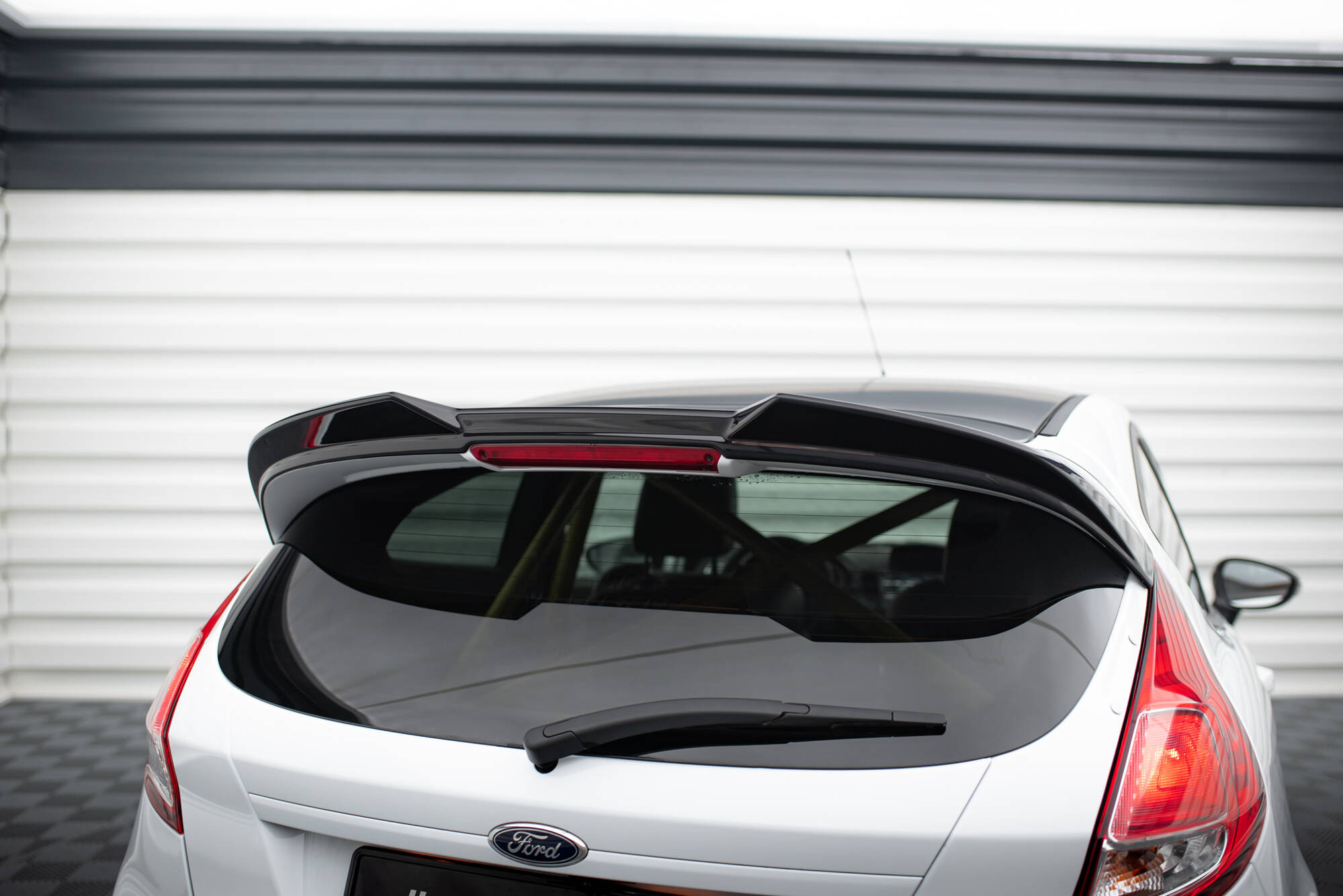 pol_po_Spoiler-Cap-3D-Ford-Fiesta-ST-Mk7-Facelift-21009_2jpg - OPSHOLDERS
