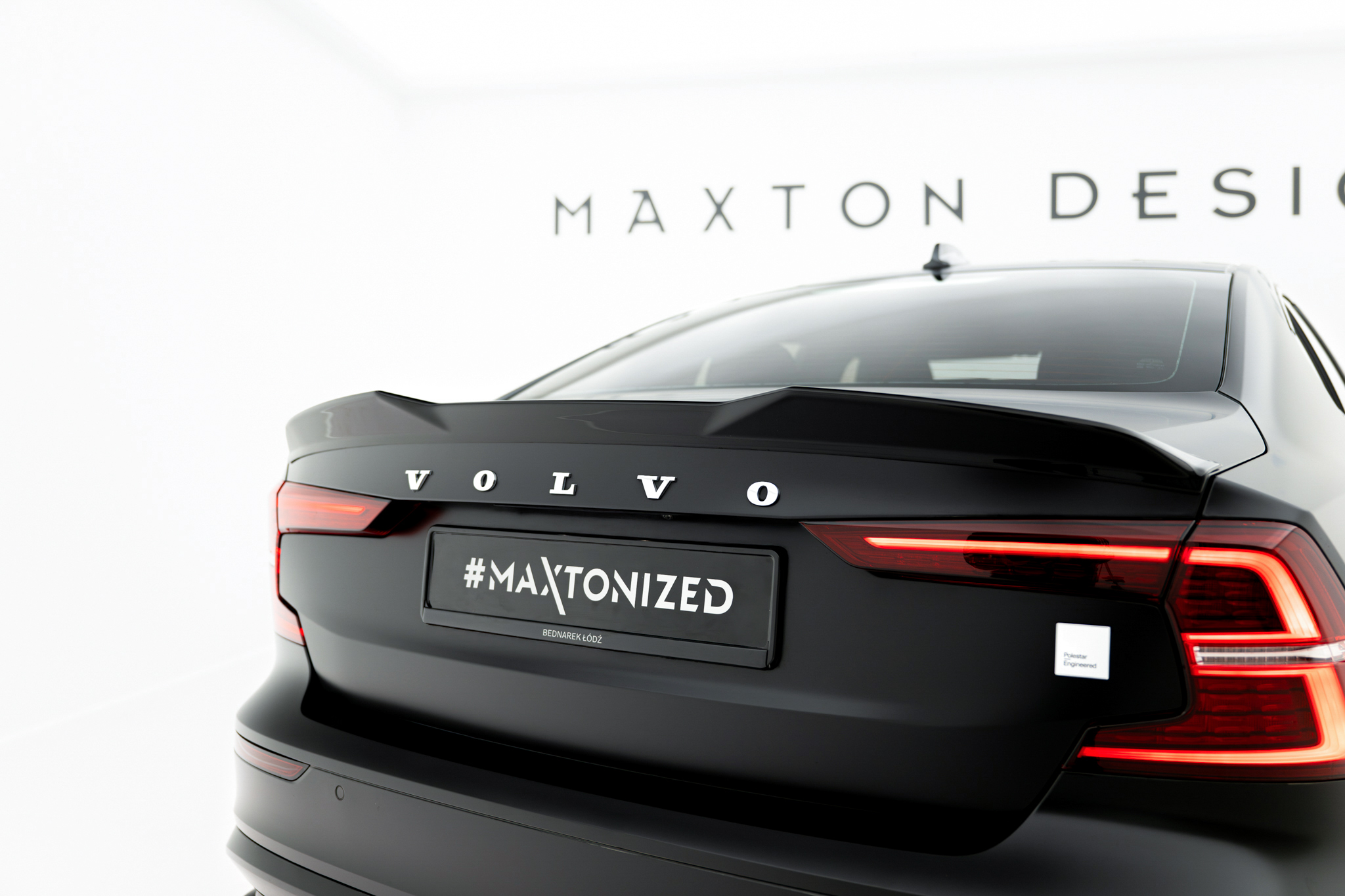 pol_po_Spoiler-Cap-3D-Volvo-S60-R-Design-Mk3-22743_4jpg - OPSHOLDERS