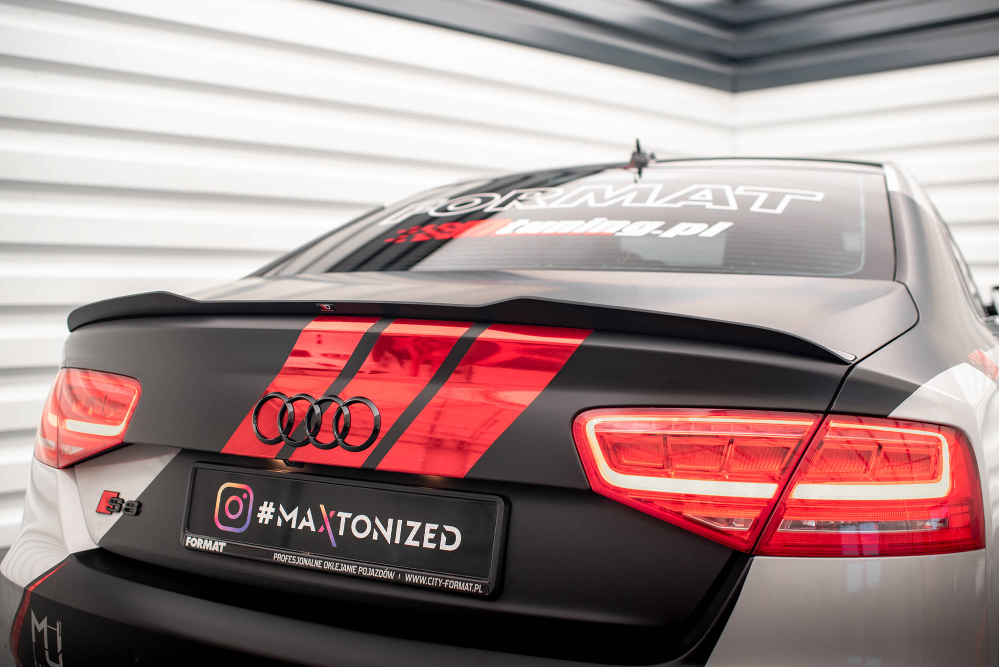 pol_po_Spoiler-Cap-Audi-S8-D4-17447_4jpg - OPSHOLDERS