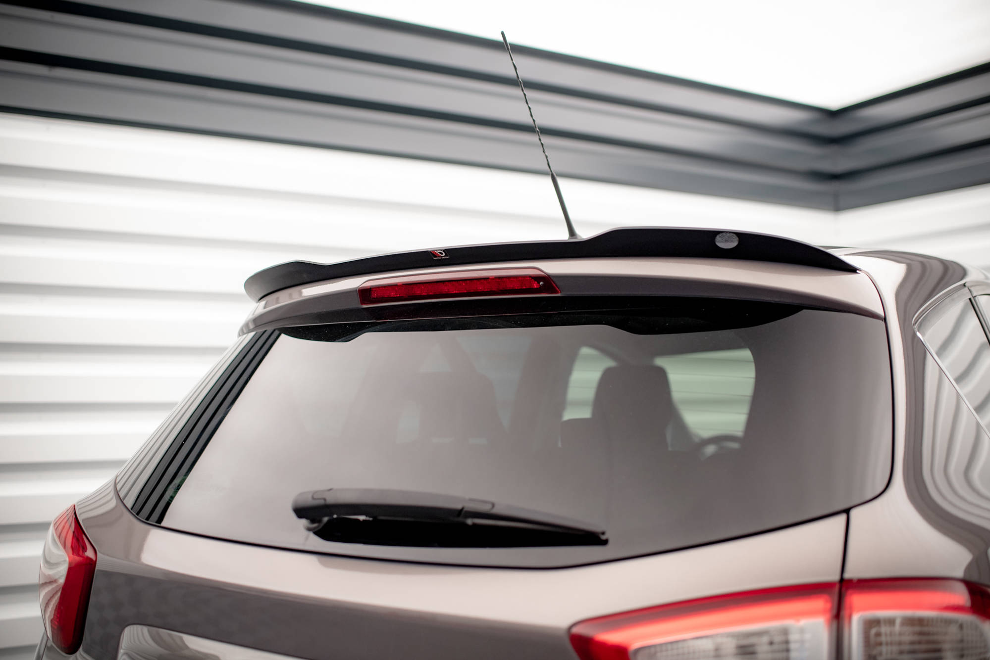 pol_po_Spoiler-Cap-Ford-C-Max-Mk2-15811_4jpg - OPSHOLDERS