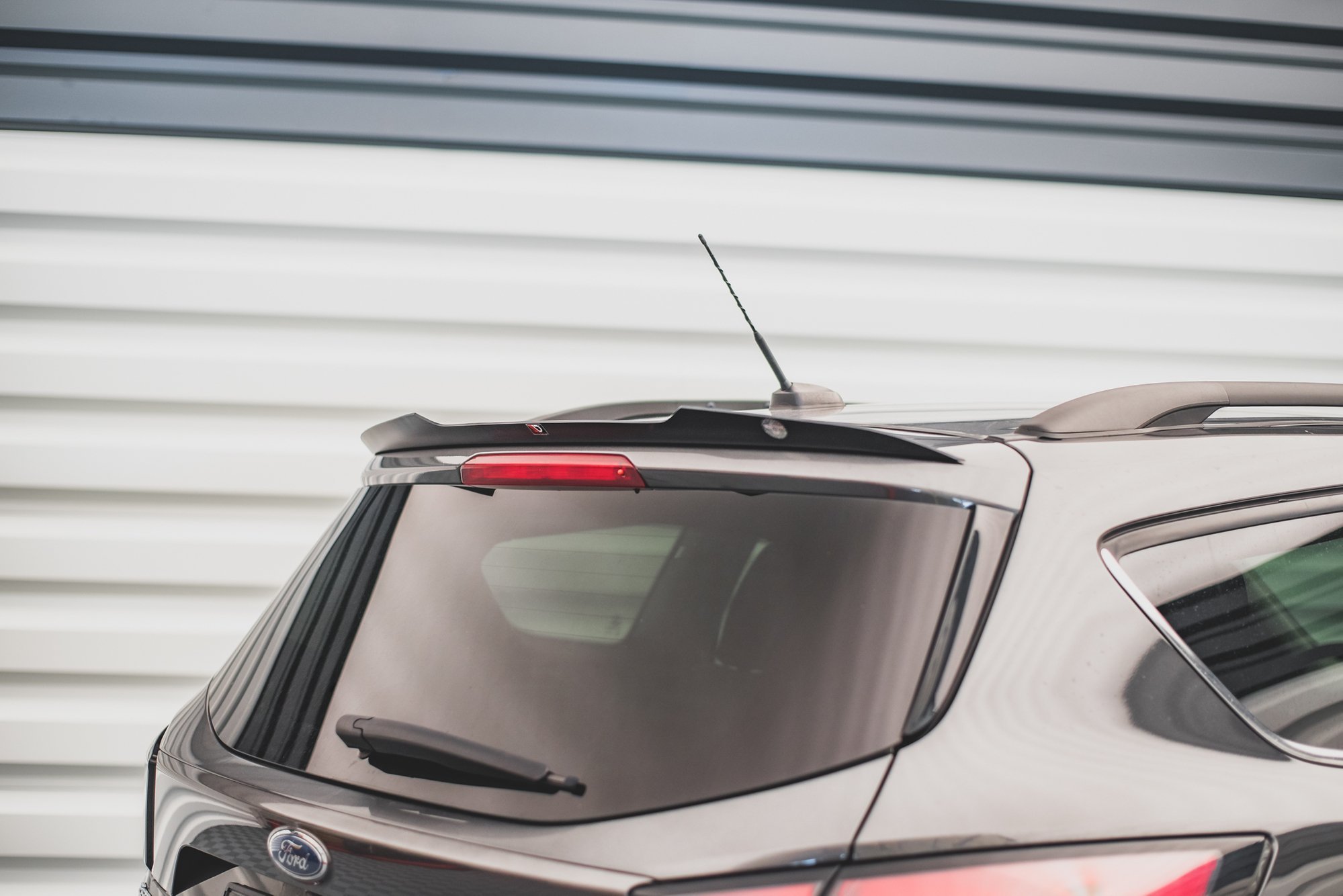 pol_po_Spoiler-Cap-Ford-Escape-Mk3-13237_4jpg - OPSHOLDERS