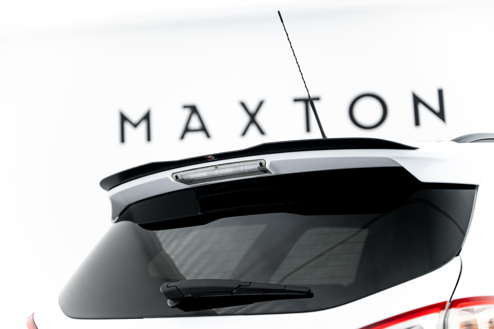 pol_po_Spoiler-Cap-Ford-Focus-ST-Mk3-Estate-1225_1jpg - OPSHOLDERS