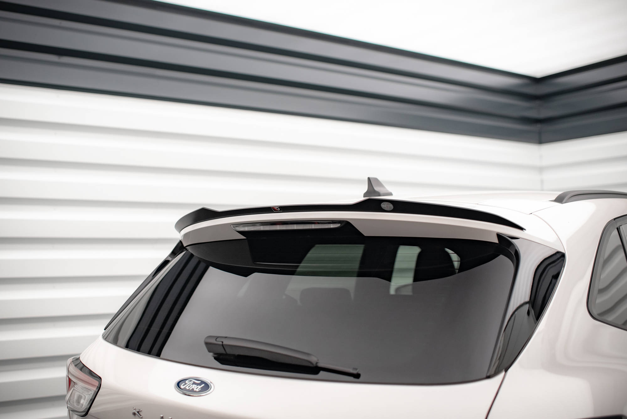 pol_po_Spoiler-Cap-Ford-Kuga-ST-Line-Mk3-15076_3jpg - OPSHOLDERS