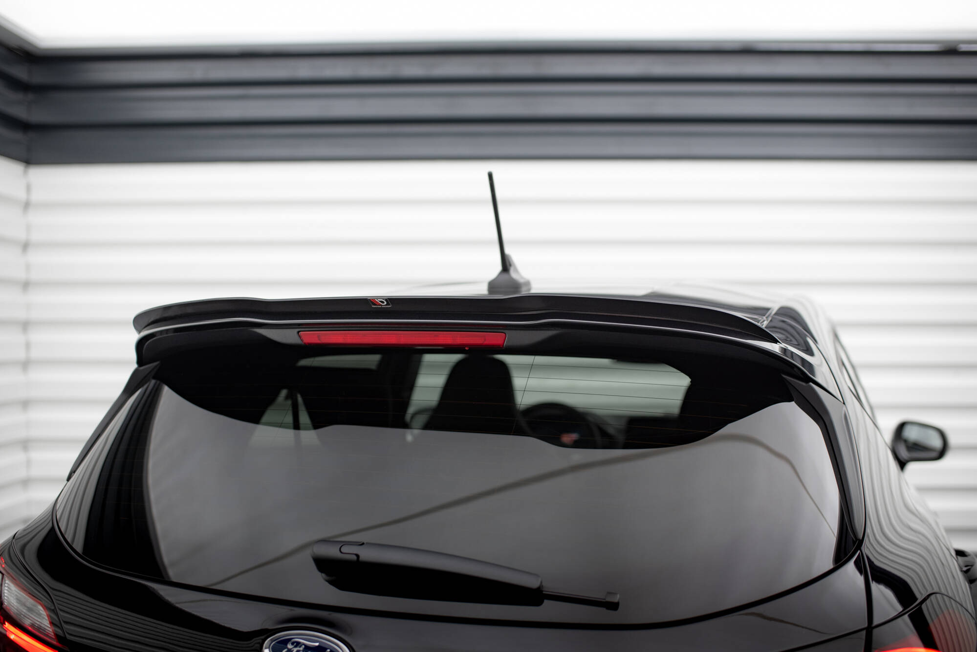 pol_po_Spoiler-Cap-V-1-Ford-Fiesta-Mk8-ST-ST-Line-5768_2jpg - OPSHOLDERS