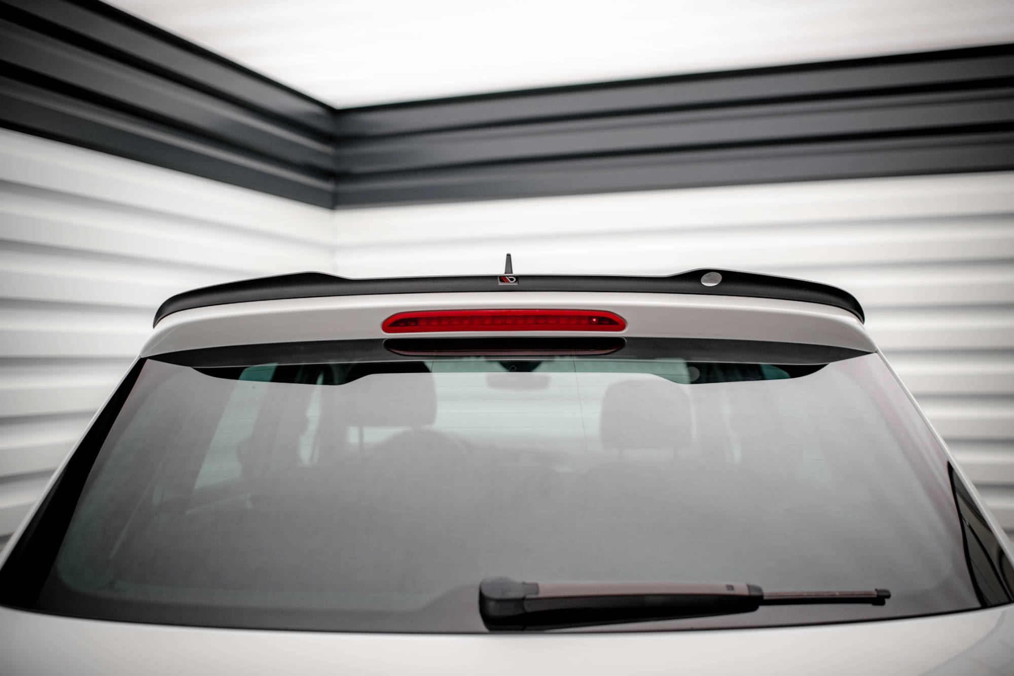 pol_po_Spoiler-Cap-Volkswagen-Tiguan-Mk2-14999_5jpg - OPSHOLDERS