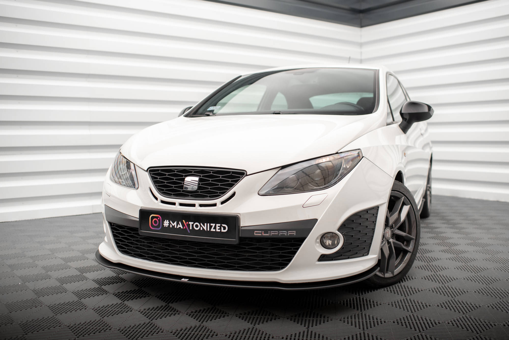 pol_po_Street-Pro-Front-Splitter-Seat-Ibiza-Cupra-Sport-Coupe-Mk4-18525_3jpg - OPSHOLDERS