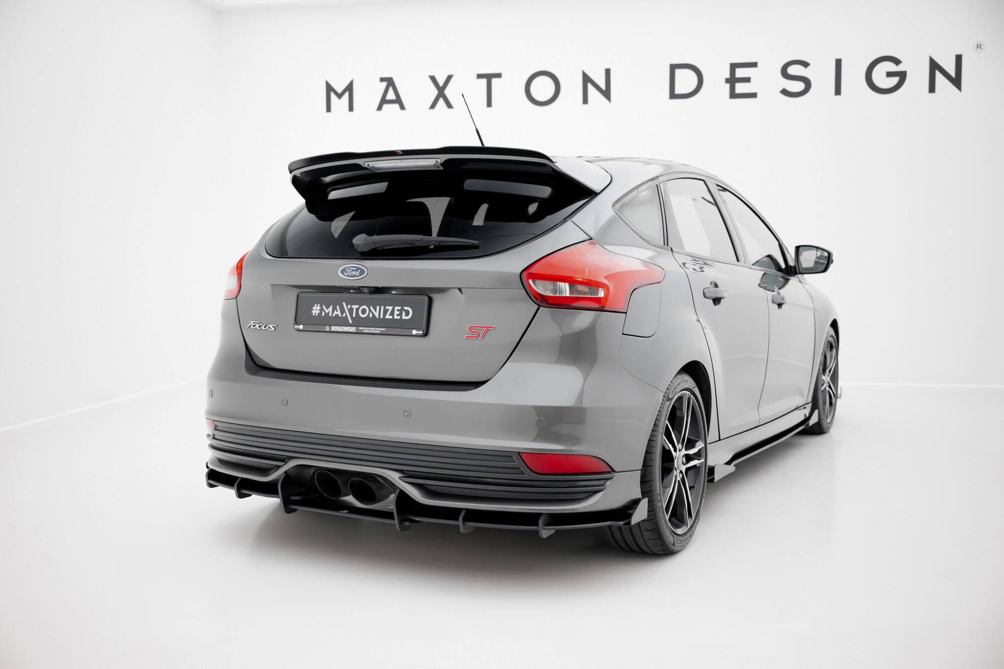 pol_po_Street-Pro-Rear-Diffuser-Flaps-Ford-Focus-ST-Mk3-Facelift-21568_5jpg - OPSHOLDERS