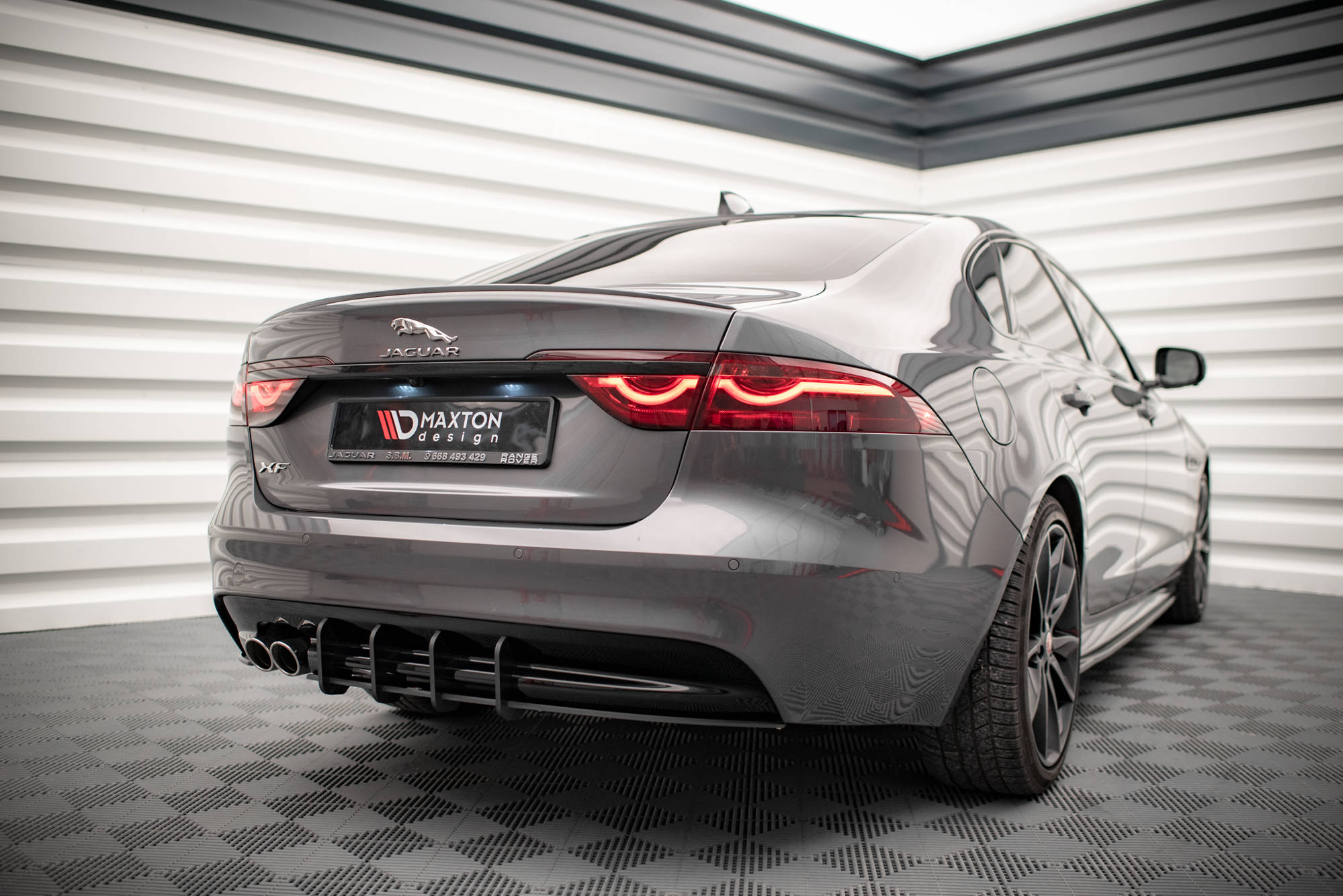pol_po_Street-Pro-Rear-Diffuser-Jaguar-XF-R-Sport-Mk2-15437_4jpg - OPSHOLDERS