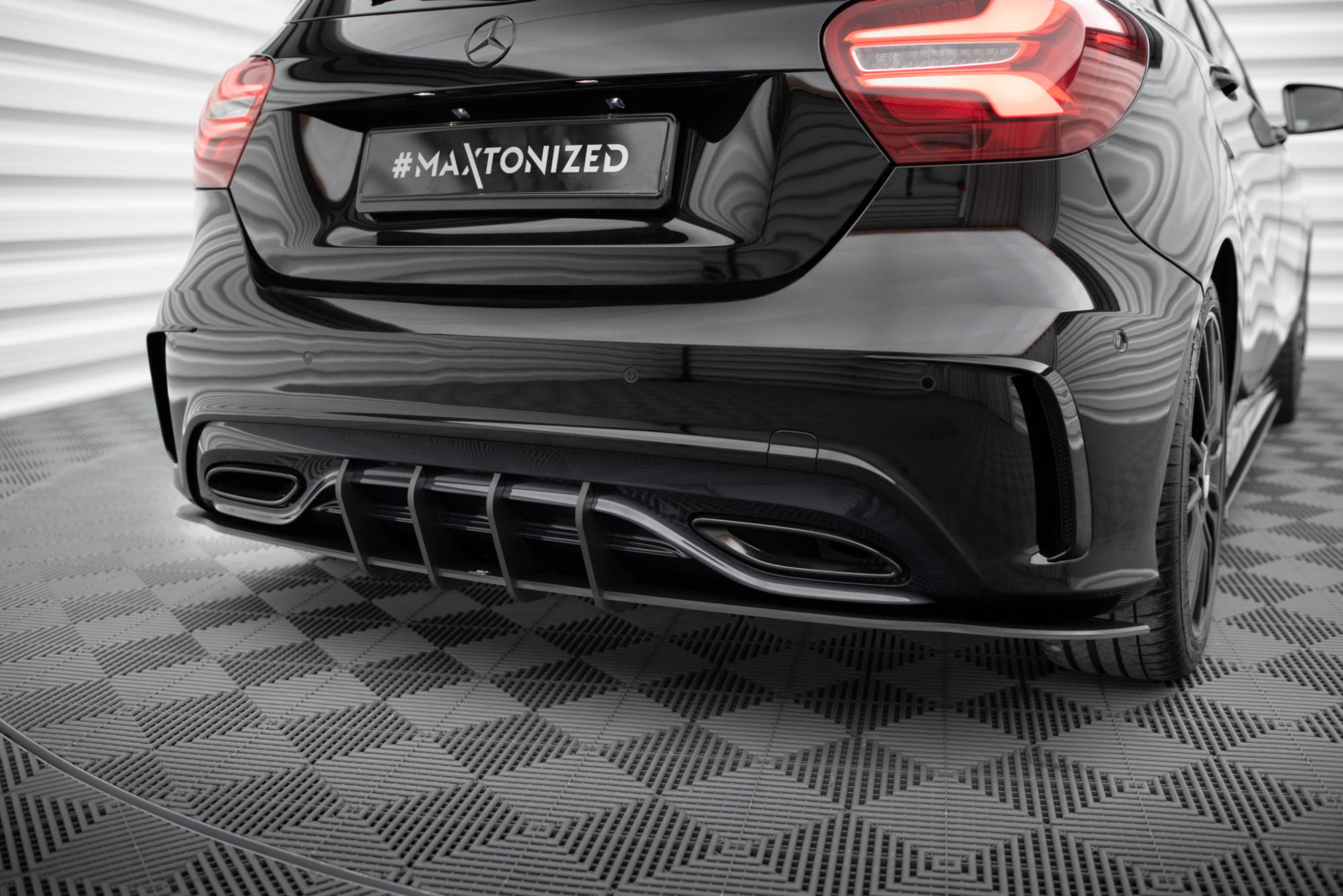 pol_po_Street-Pro-Rear-Diffuser-Mercedes-Benz-A-AMG-Line-W176-Facelift-18971_8jpg - OPSHOLDERS