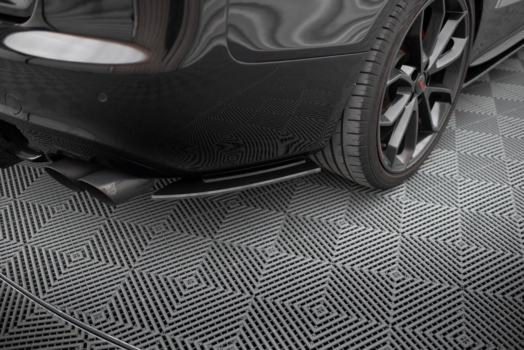 pol_po_Street-Pro-Rear-Side-Splitters-Audi-S5-A5-S-Line-Coupe-Cabriolet-8T-19090_3jpg - OPSHOLDERS
