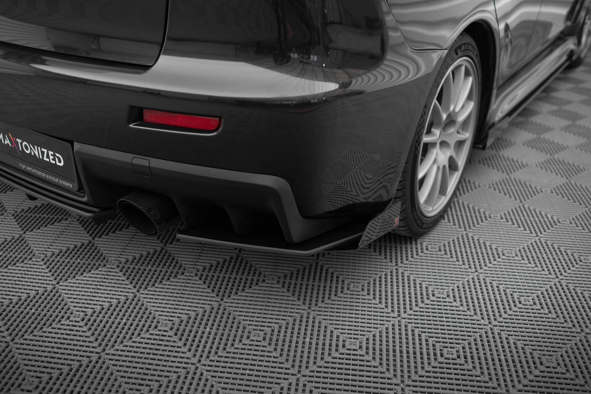 pol_po_Street-Pro-Rear-Side-Splitters-Flaps-Mitsubishi-Lancer-EVO-X-21865_4jpg - OPSHOLDERS