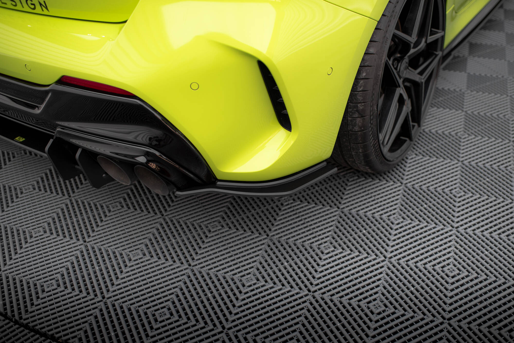 pol_po_Street-Pro-Rear-Side-Splitters-V-2-BMW-1-F40-M-Pack-M135i-19976_3jpg - OPSHOLDERS