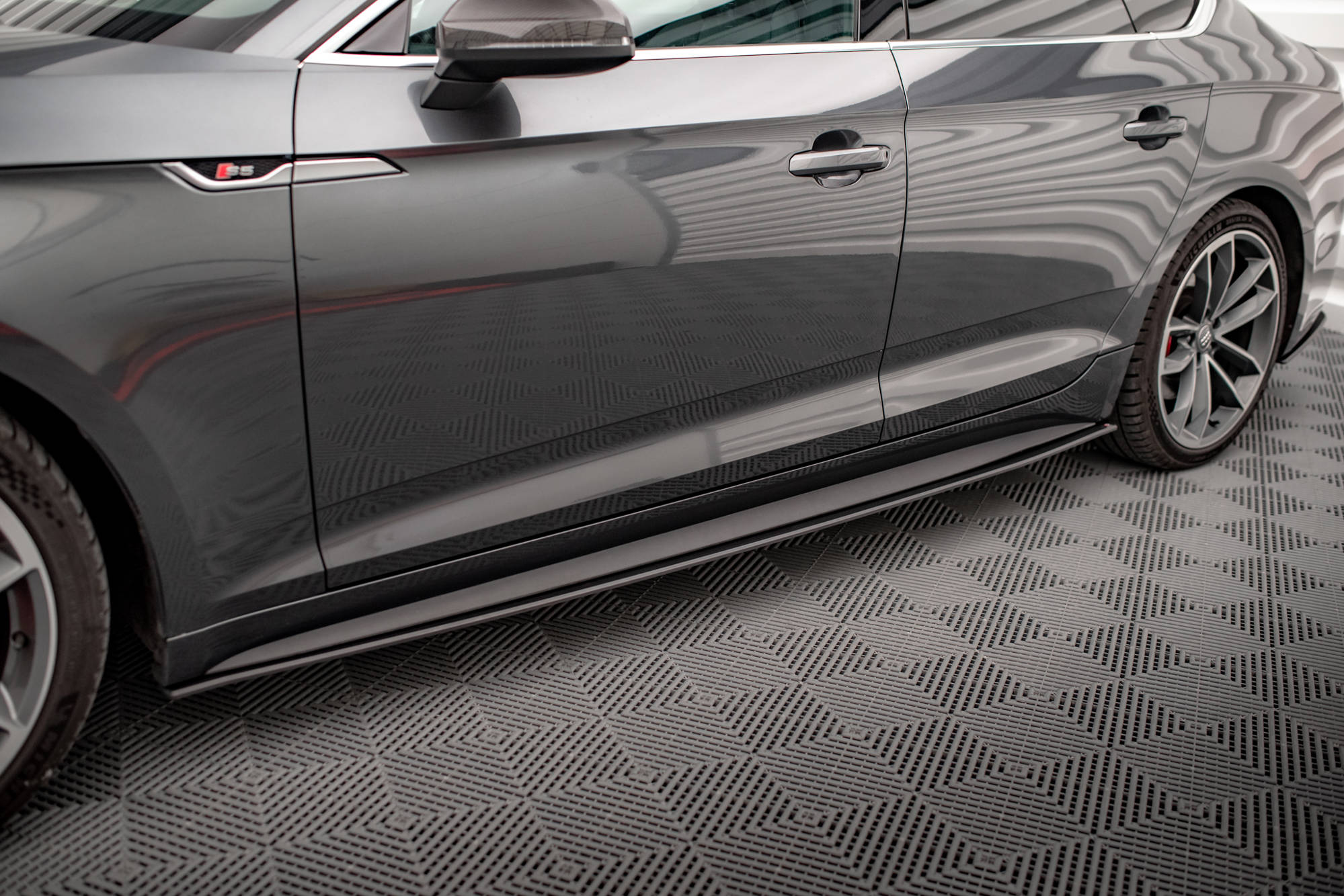 pol_po_Street-Pro-Side-Skirts-Diffusers-Audi-A5-S-Line-S5-Sportback-F5-16782_5jpg - OPSHOLDERS