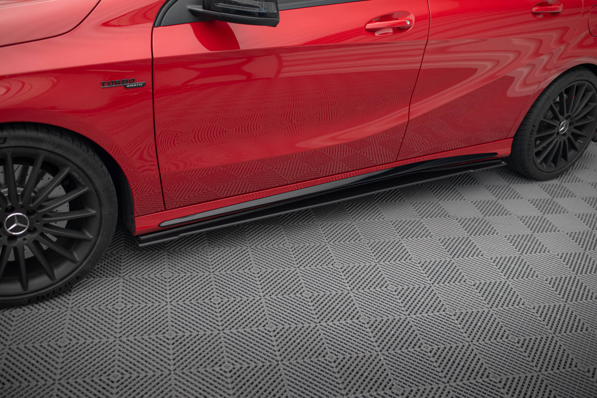 pol_po_Street-Pro-Side-Skirts-Diffusers-Mercedes-Benz-A-45-AMG-W176-Facelift-19873_5jpg - OPSHOLDERS