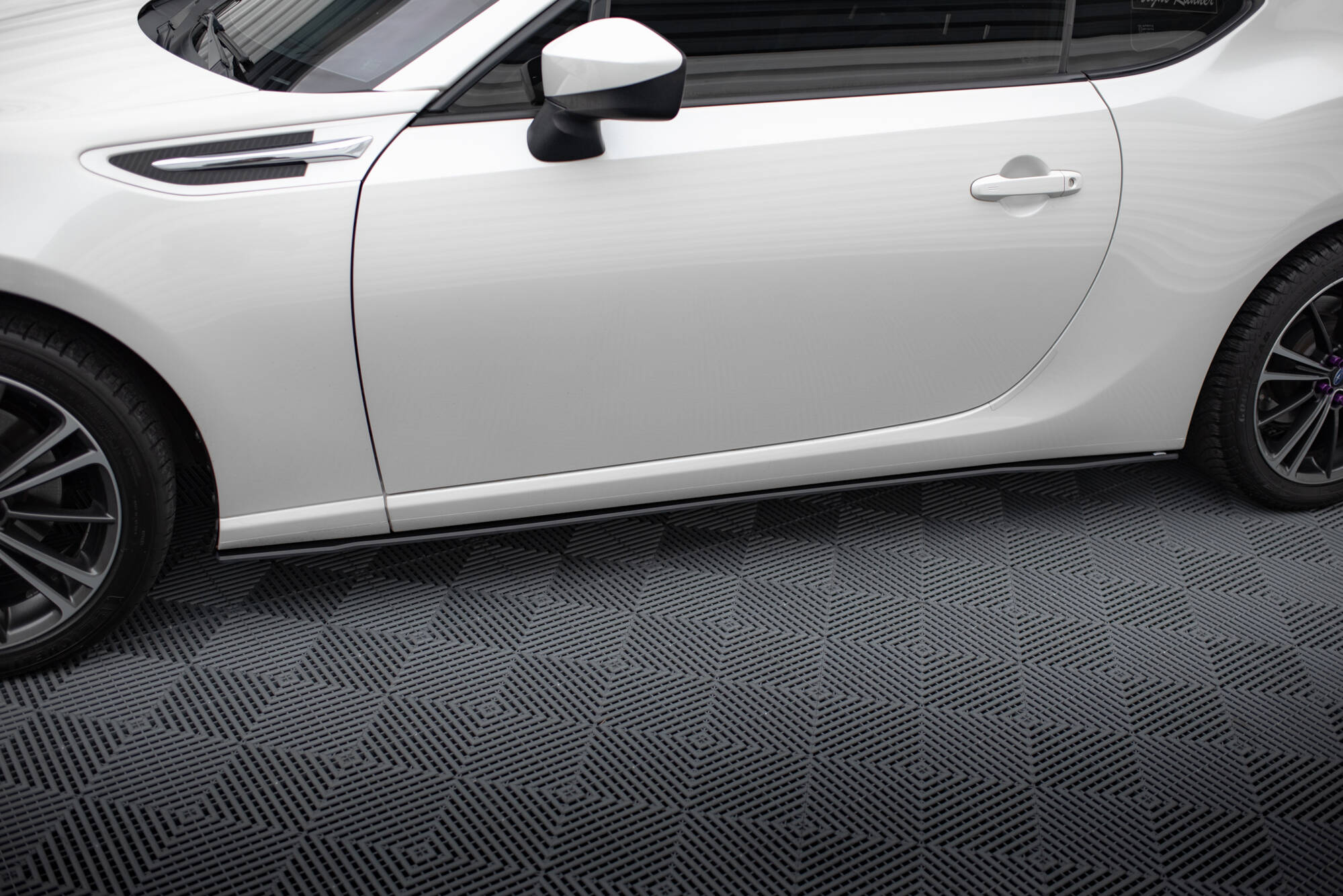 pol_po_Street-Pro-Side-Skirts-Diffusers-Subaru-BRZ-Mk1-Mk1-Facelift-15956_5jpg - OPSHOLDERS