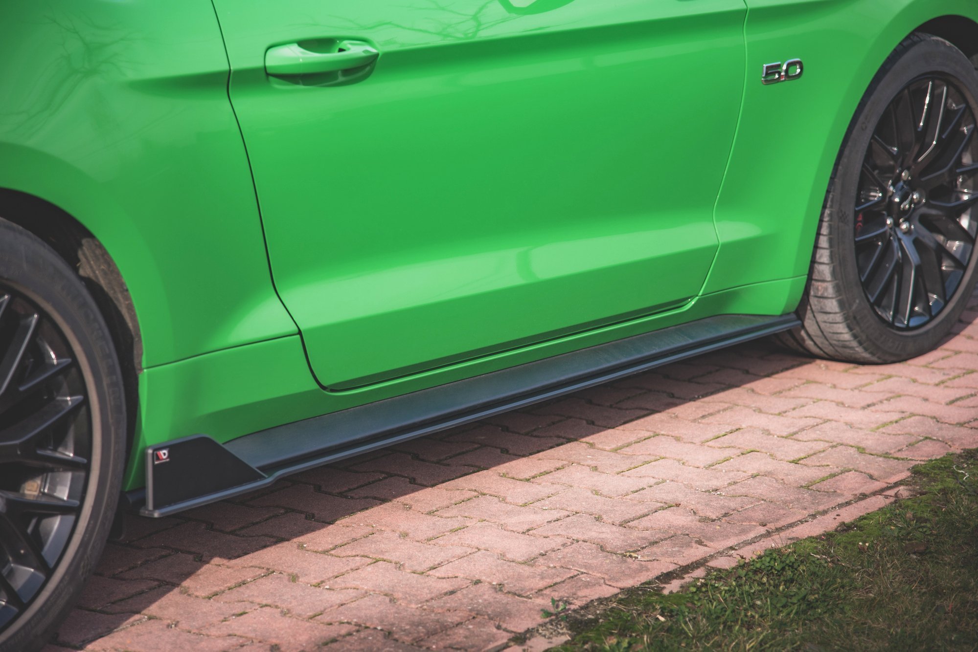 pol_po_Street-Pro-Side-Skirts-Diffusers-V-2-Ford-Mustang-GT-Mk6-Facelift-13017_3jpg - OPSHOLDERS
