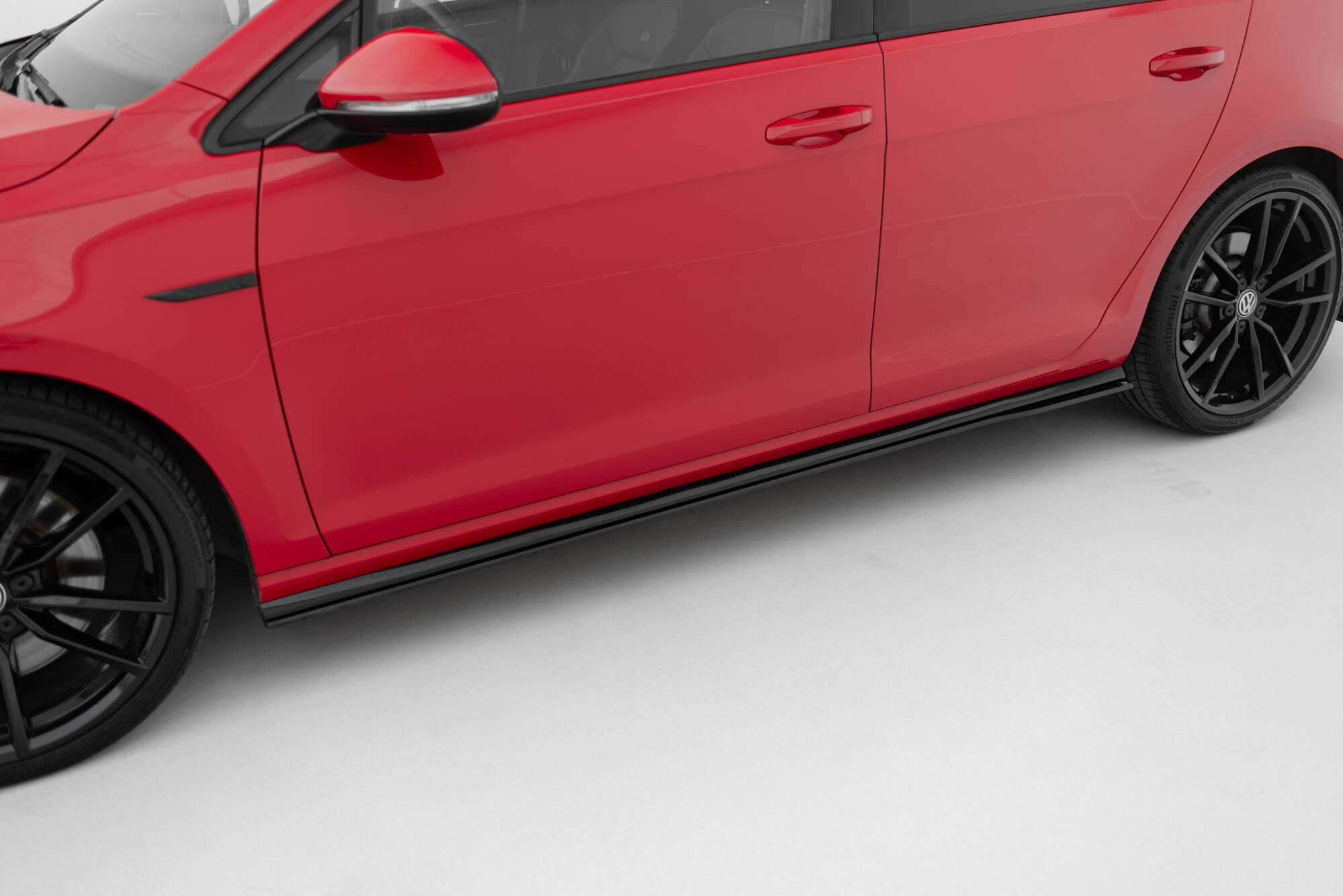 pol_po_Street-Pro-Side-Skirts-Diffusers-Volkswagen-Golf-R-R-Line-Mk7-Facelift-10939_3jpg - OPSHOLDERS