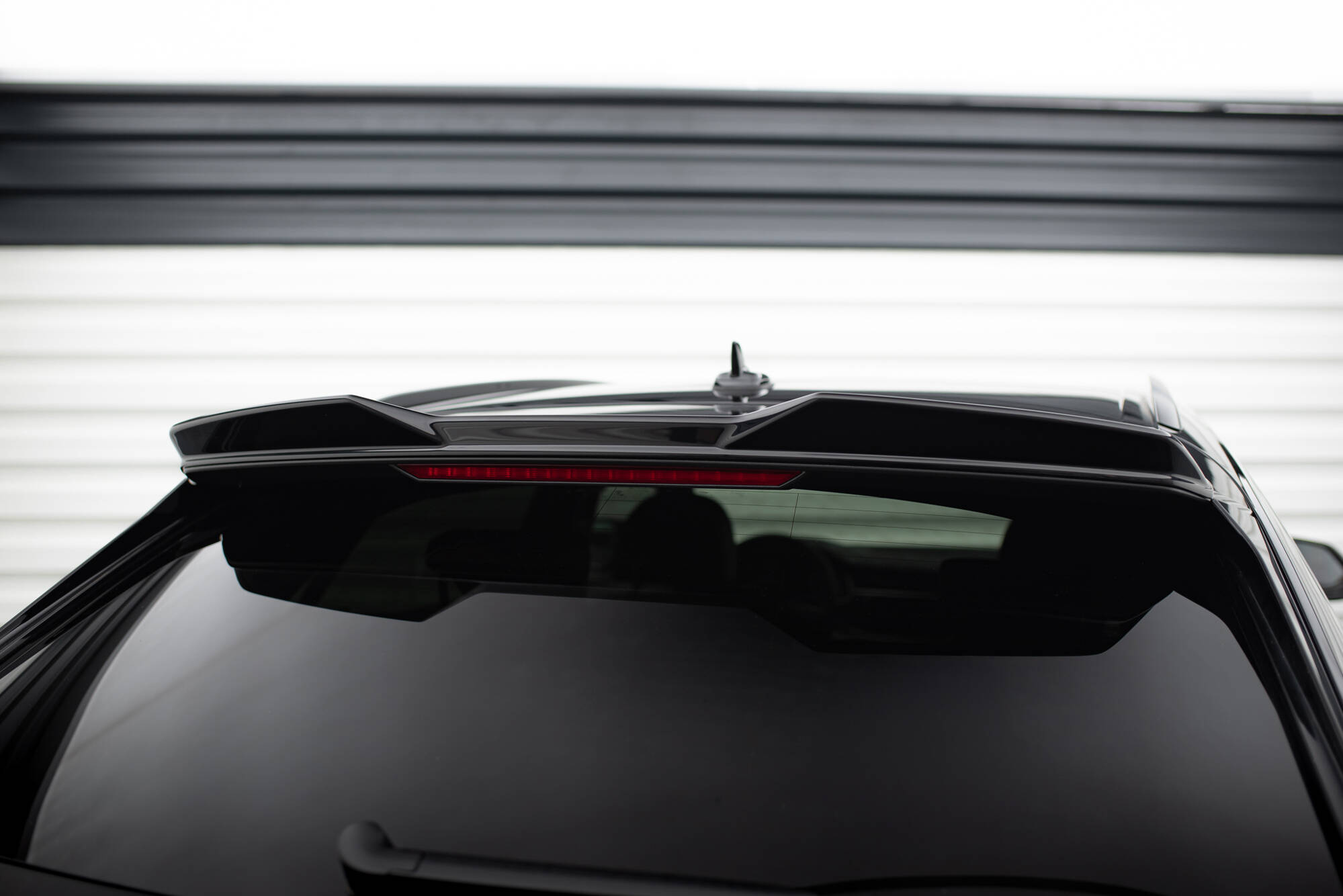 pol_po_Upper-Spoiler-Cap-3D-Audi-Q8-SQ8-Q8-S-Line-Mk1-20370_2jpg - OPSHOLDERS