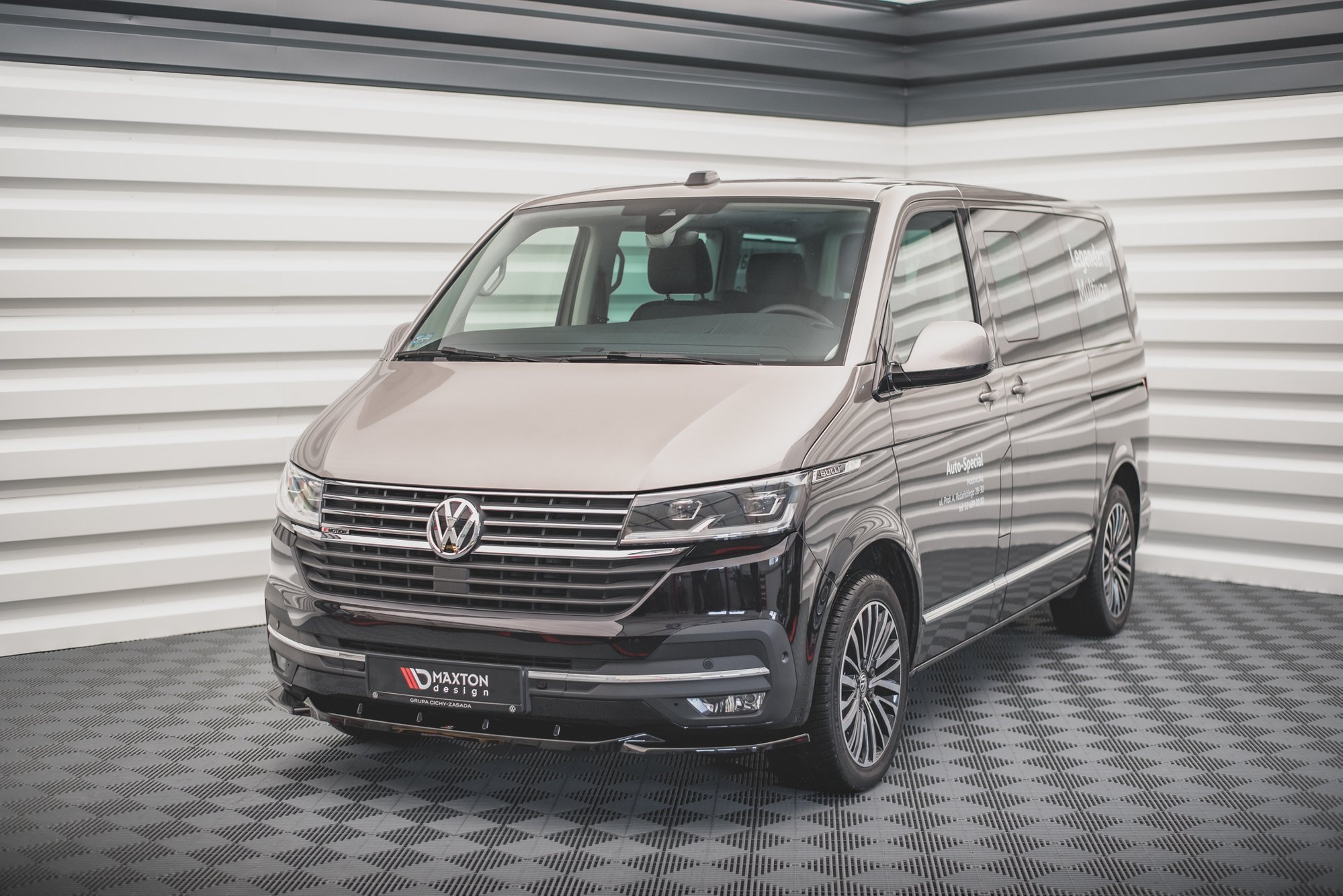 pol_po_Front-Splitter-V-2-Volkswagen-T6-1-12676_5jpg - OPSHOLDERS