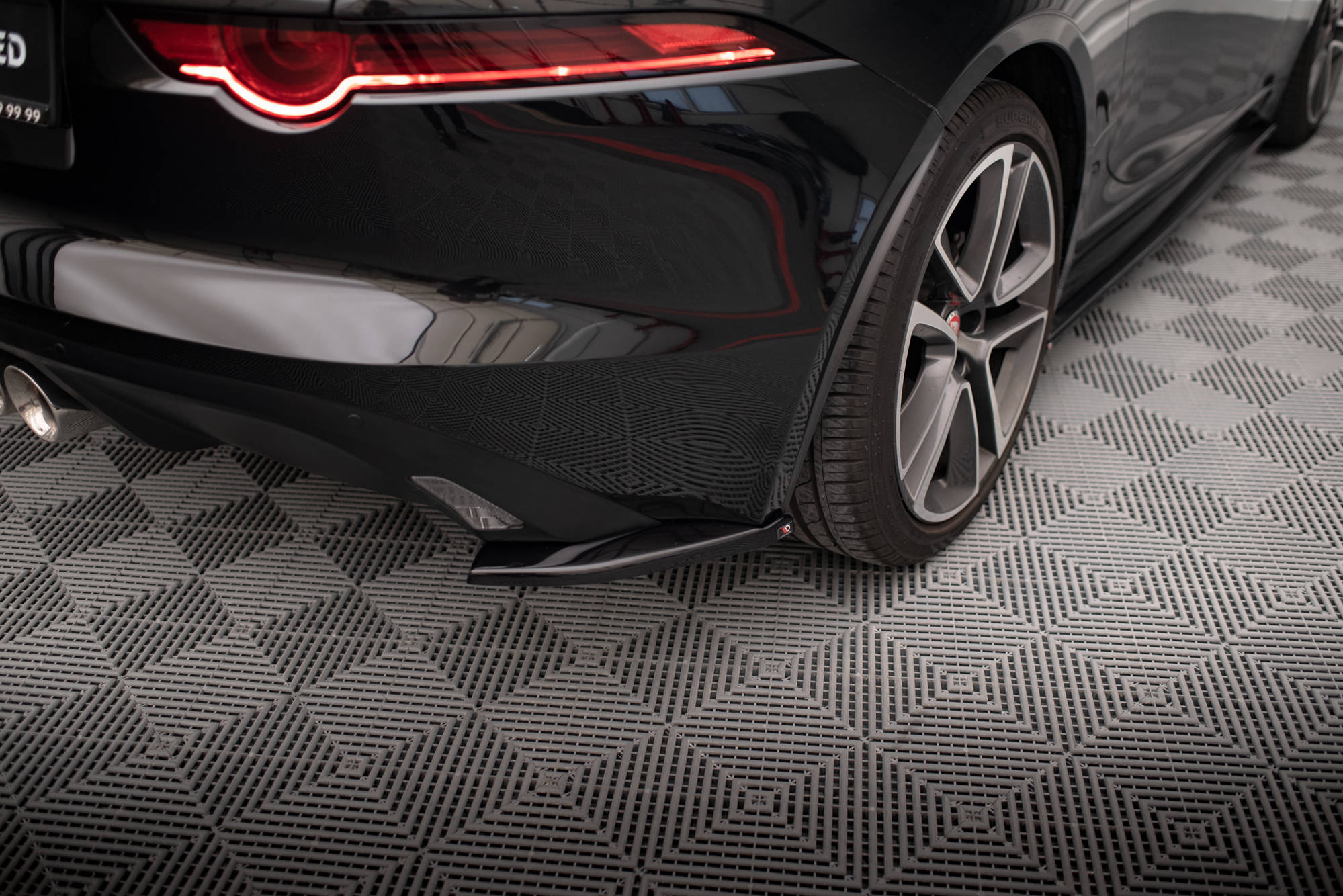 pol_po_Rear-Side-Splitters-Jaguar-F-Type-X152-Facelift-18297_4jpg - OPSHOLDERS