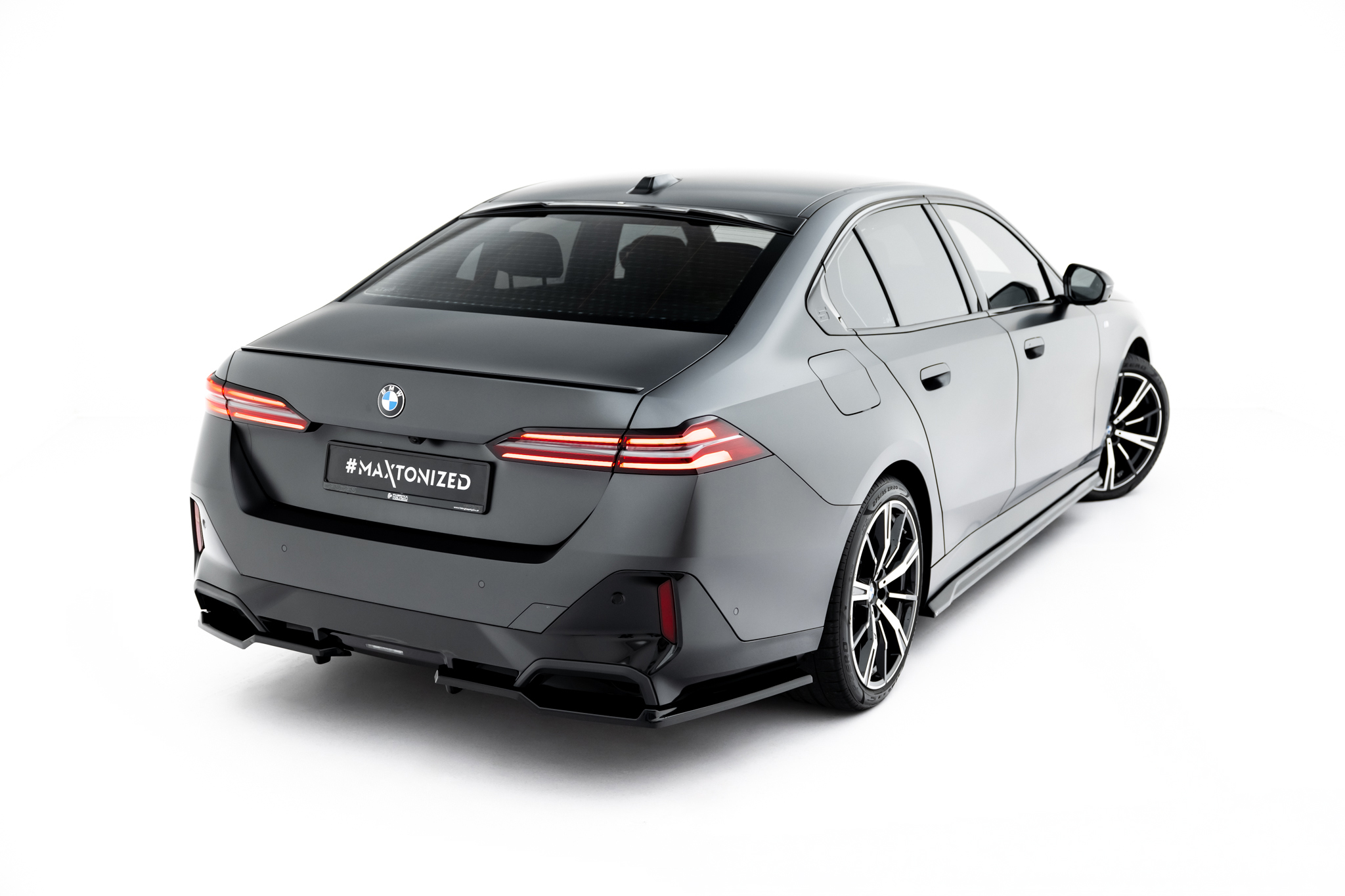 pol_po_Rear-Side-Splitters-V-2-BMW-5-i5-M-Pack-Sedan-Touring-G60-G61-23419_3jpg - OPSHOLDERS