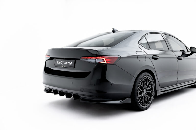 pol_po_Rear-Side-Splitters-V-2-Skoda-Superb-Sportline-Mk4-23678_2jpg - OPSHOLDERS