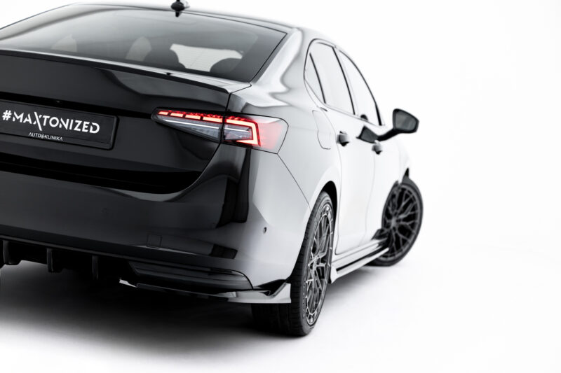 pol_po_Rear-Side-Splitters-V-2-Skoda-Superb-Sportline-Mk4-23678_3jpg - OPSHOLDERS