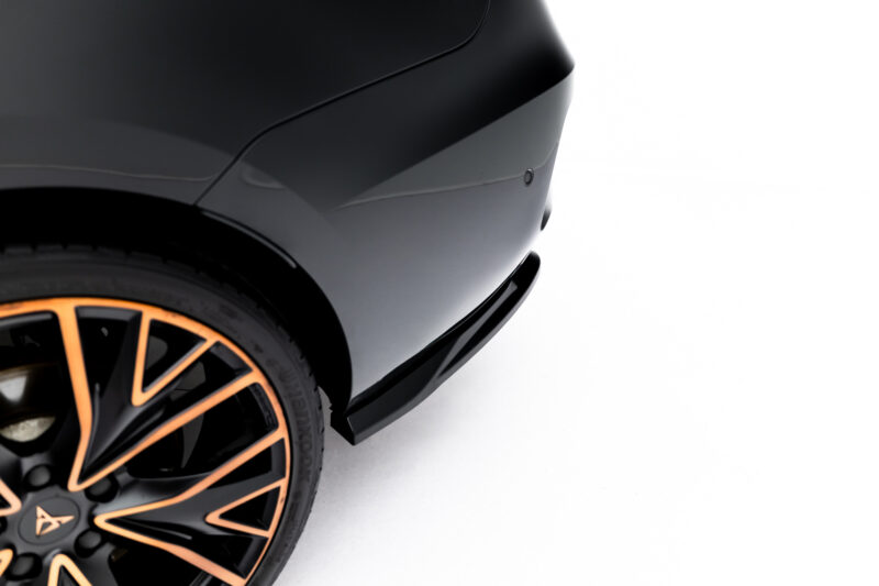 pol_po_Rear-Side-Splitters-V-4-Cupra-Leon-ST-Mk1-Facelift-23344_1jpg - OPSHOLDERS