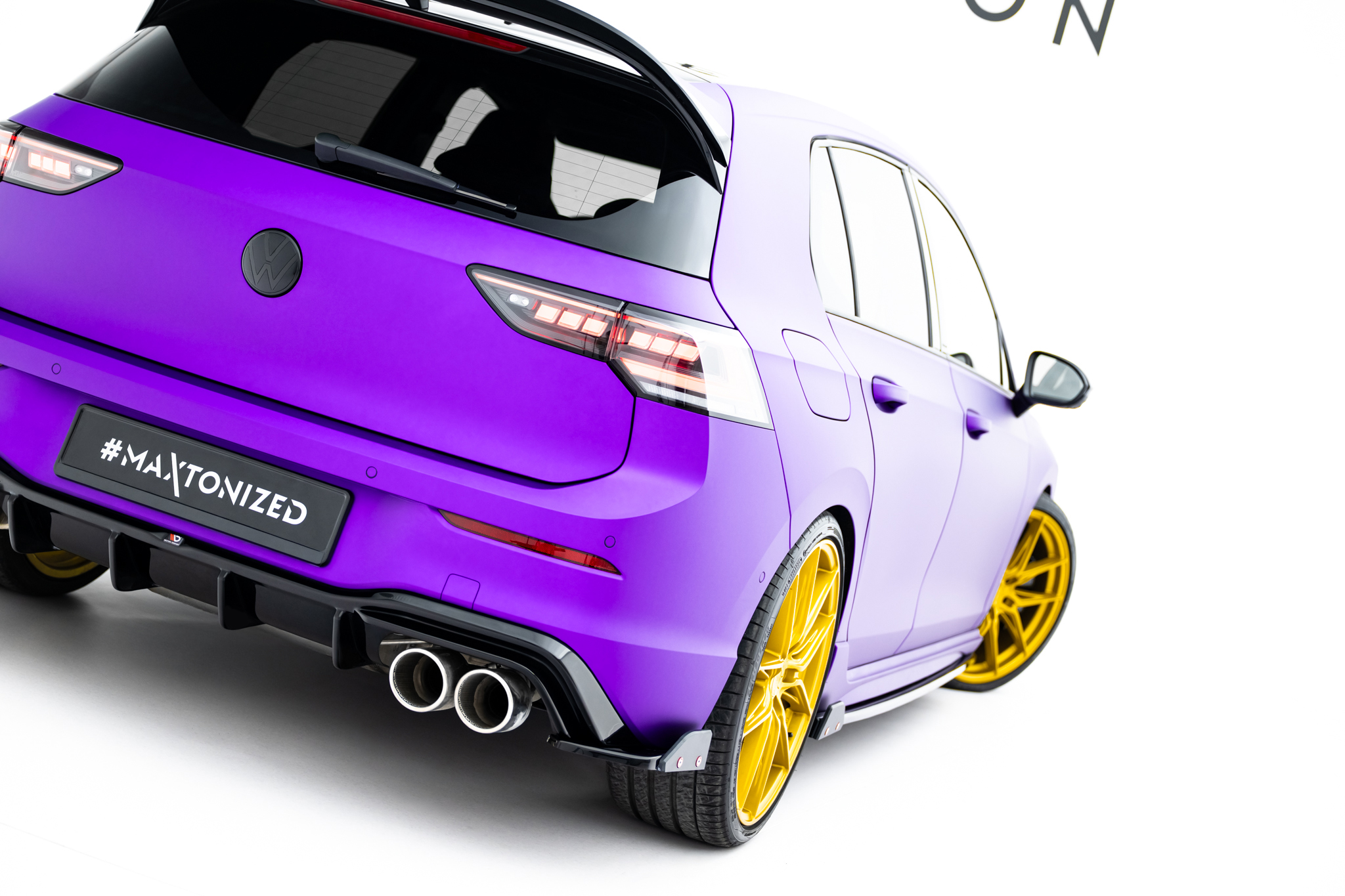 pol_po_Rear-Side-Splitters-V-6-Flaps-Volkswagen-Golf-R-Hatchback-Mk8-Facelift-22973_2jpg - OPSHOLDERS
