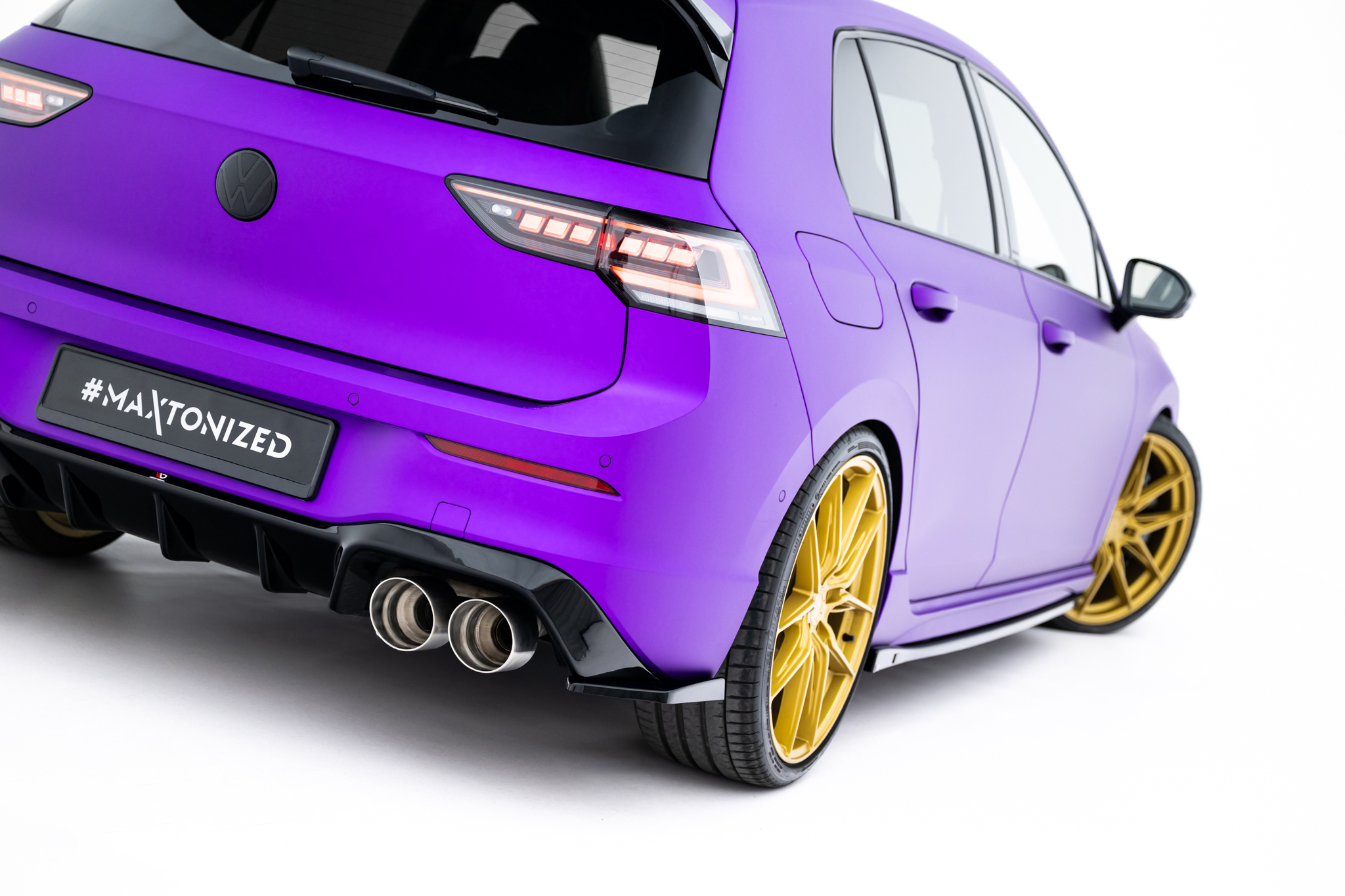 pol_po_Rear-Side-Splitters-V-6-for-Volkswagen-Golf-R-Hatchback-Mk8-Facelift-22972_3jpg - OPSHOLDERS