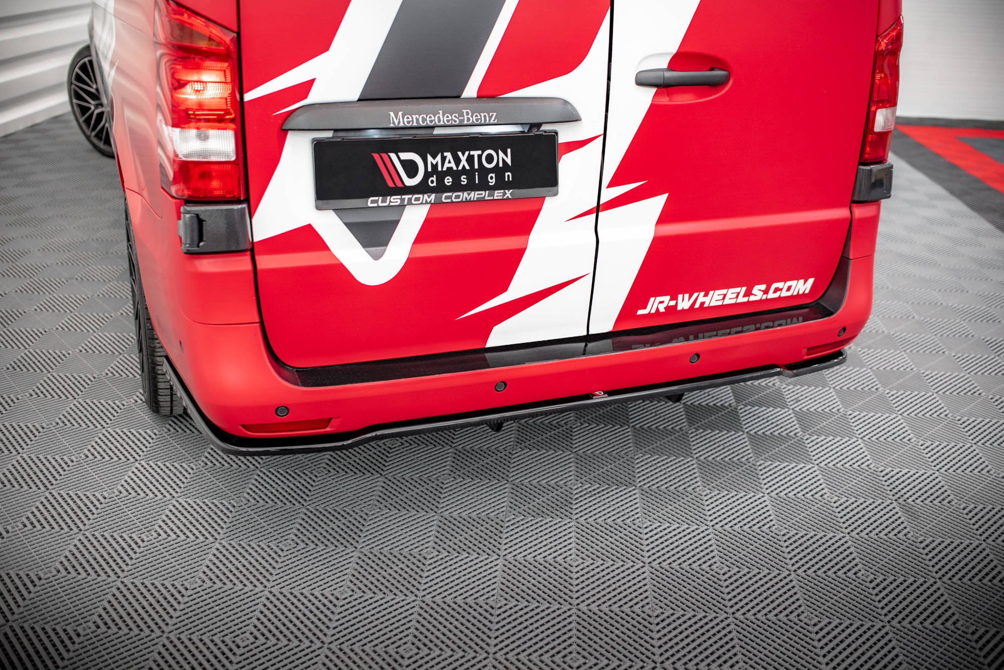 pol_po_Rear-Splitter-with-vertical-bars-Mercedes-Benz-Vito-Long-V-Long-W447-Facelift-14942_4jpg - OPSHOLDERS