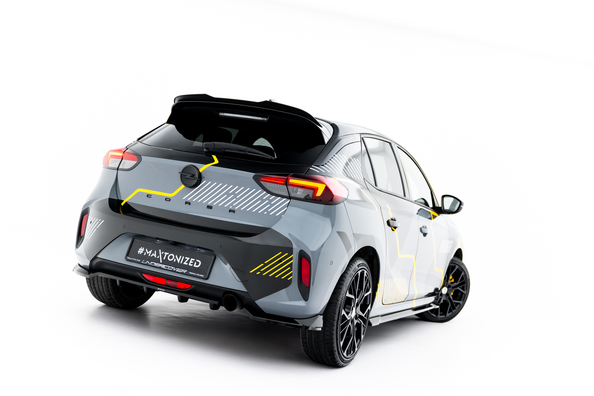 pol_po_Rear-Splitter-with-vertical-bars-Opel-Corsa-F-Facelift-Mk6-Facelift-23613_4jpg - OPSHOLDERS