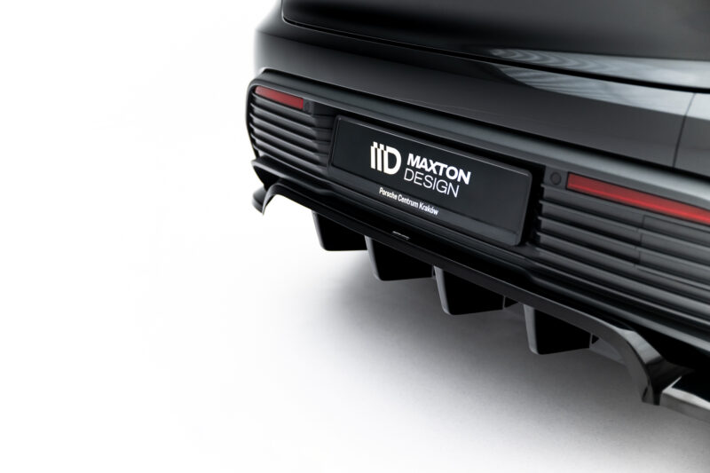 pol_po_Rear-Splitter-with-vertical-bars-Porsche-Macan-EV-Mk1-23284_3jpg - OPSHOLDERS