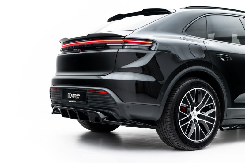pol_po_Rear-Splitter-with-vertical-bars-Porsche-Macan-EV-Mk1-23284_8jpg - OPSHOLDERS
