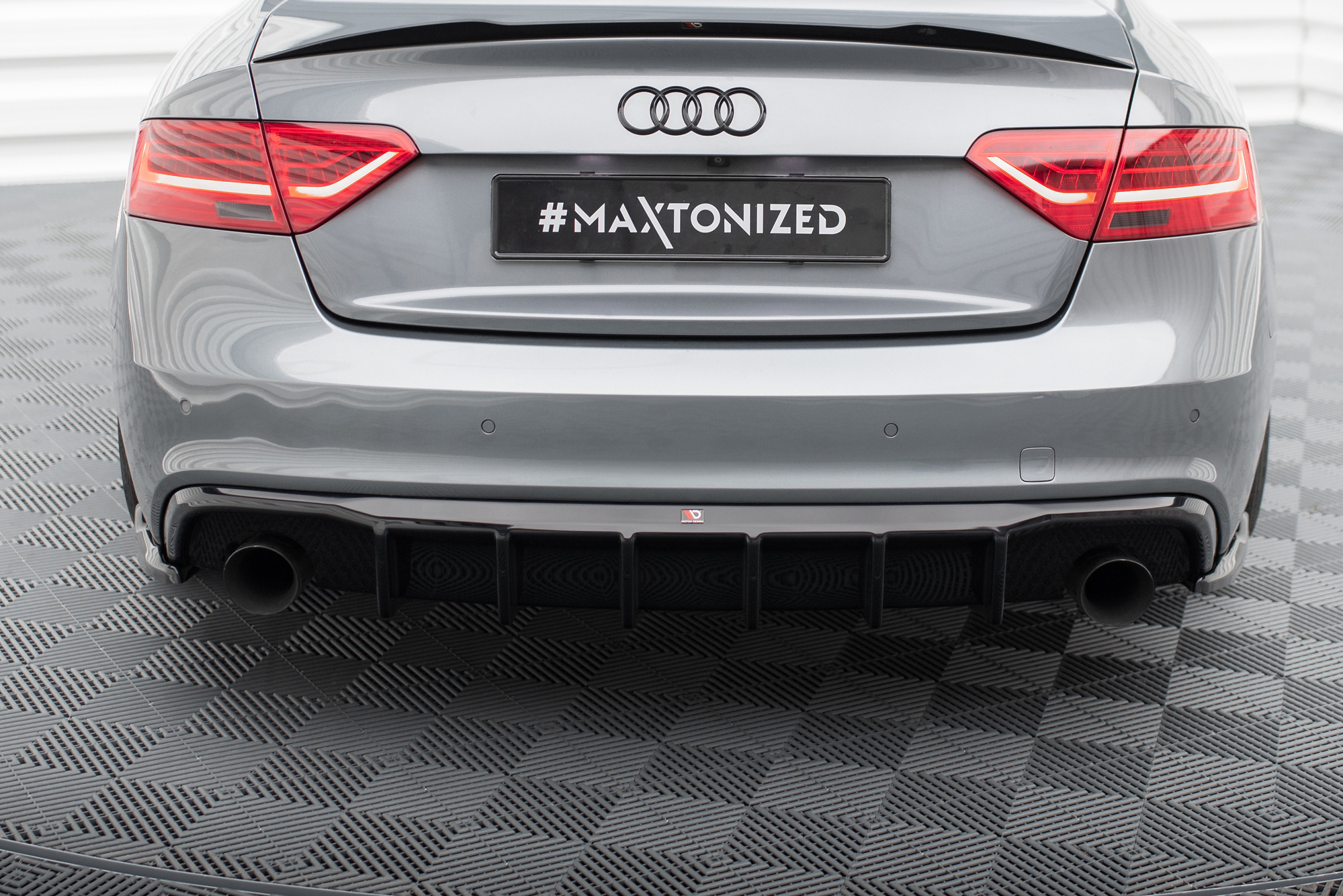 pol_po_Rear-Valance-Audi-S5-A5-S-Line-8T-Facelift-Version-with-single-exhausts-on-both-sides-20831_3jpg - OPSHOLDERS