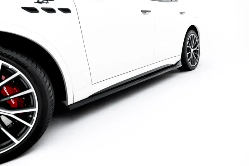 pol_po_Set-of-Splitters-Maserati-Grecale-GT-Modena-Mk1-21377_4webp - OPSHOLDERS