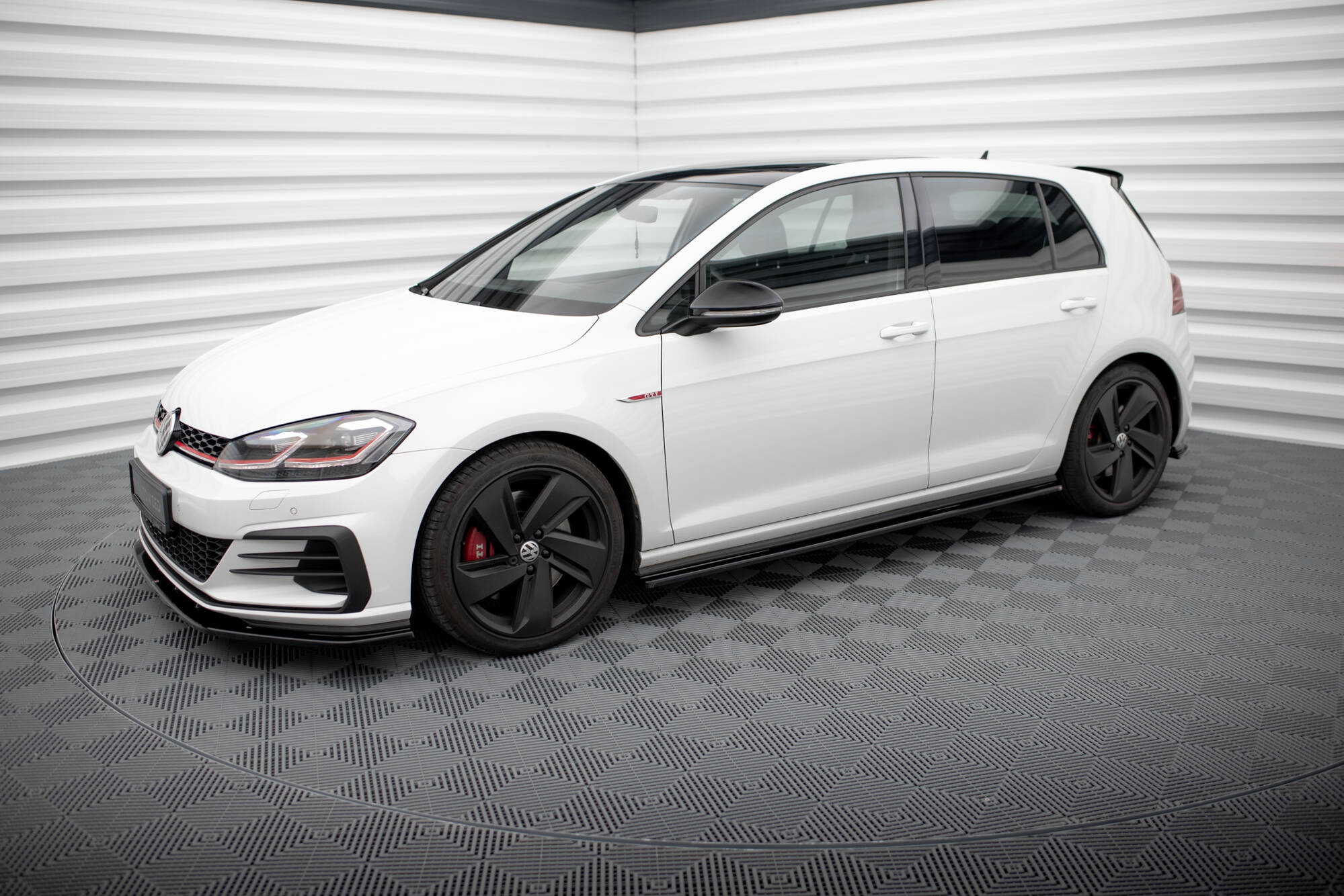 pol_po_Set-of-Splitters-Volkswagen-Golf-GTI-Mk7-Facelift-22116_10jpg - OPSHOLDERS