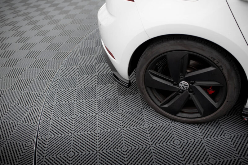 pol_po_Set-of-Splitters-Volkswagen-Golf-GTI-Mk7-Facelift-22116_4jpg - OPSHOLDERS
