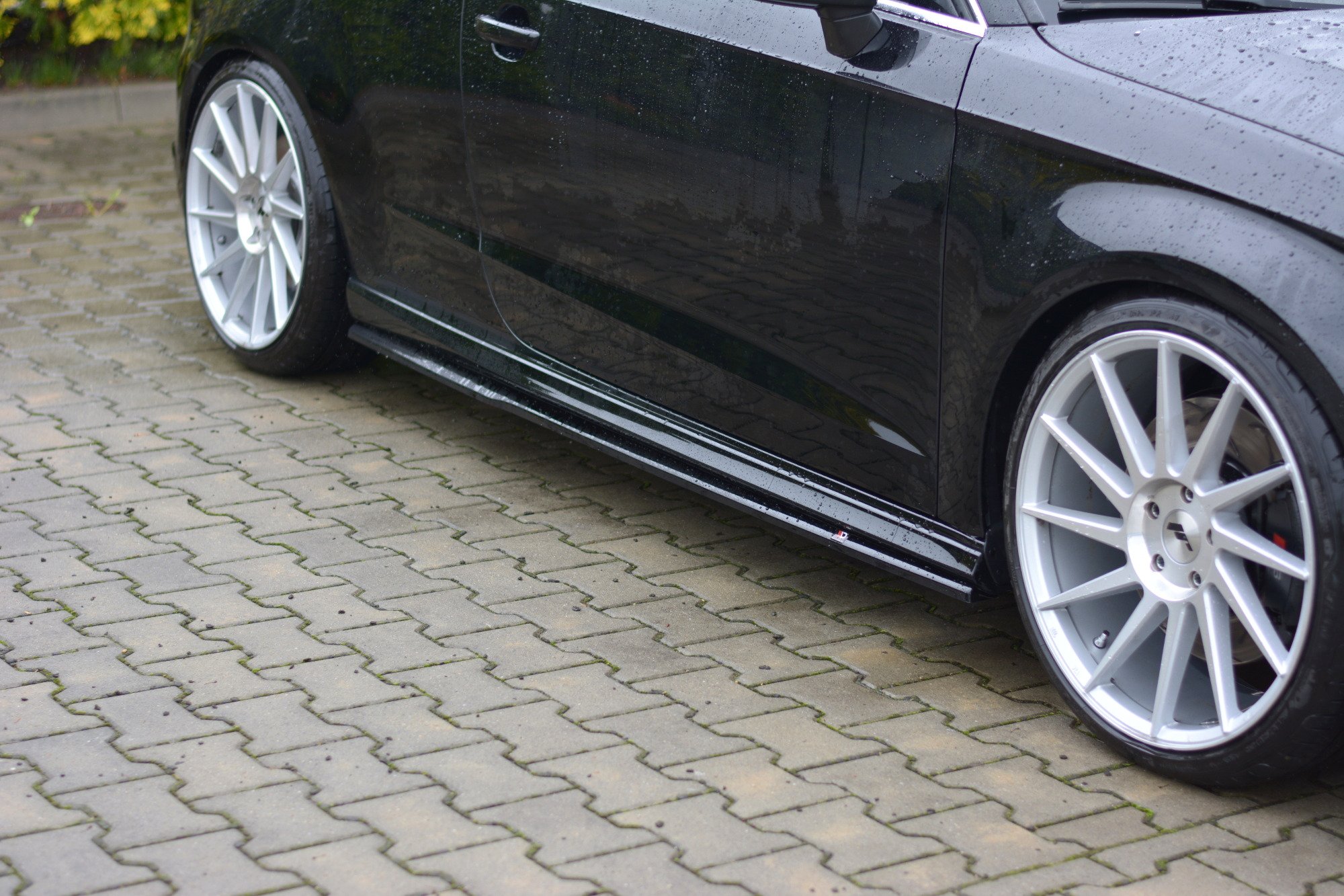 pol_po_Side-Skirts-Diffusers-Audi-S3-A3-S-Line-Hatchback-8V-8V-Facelift-7768_2jpg - OPSHOLDERS