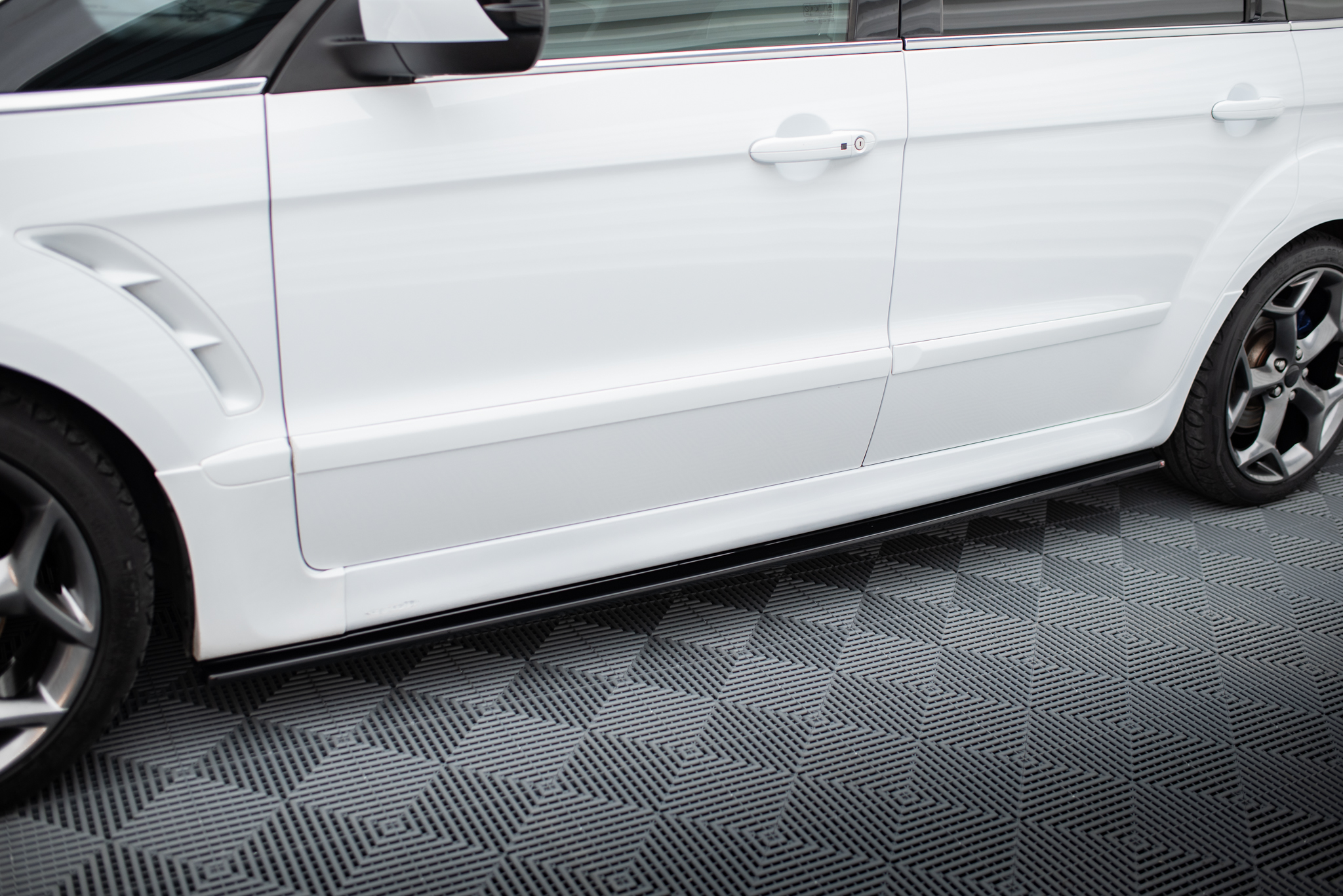 pol_po_Side-Skirts-Diffusers-Ford-S-Max-Titanium-Mk1-Facelift-7150_1jpg - OPSHOLDERS