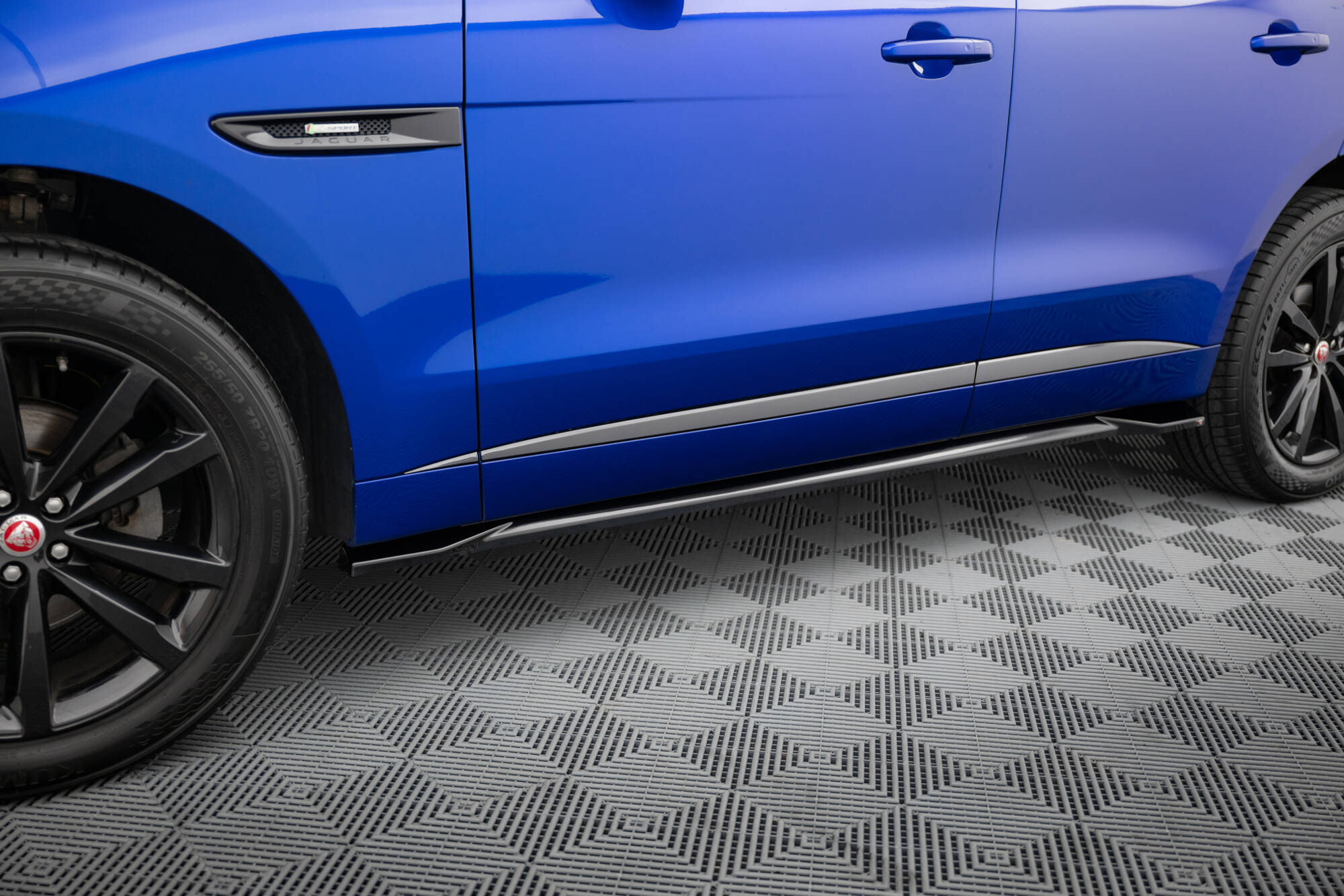 pol_po_Side-Skirts-Diffusers-Jaguar-F-Pace-R-Sport-X761-21075_5jpg - OPSHOLDERS