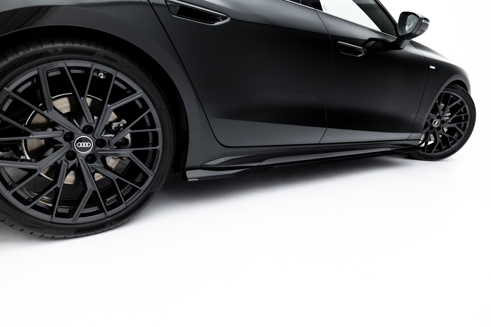pol_po_Side-Skirts-Diffusers-V-1-Audi-A6-S-Line-C9-23378_6jpg - OPSHOLDERS