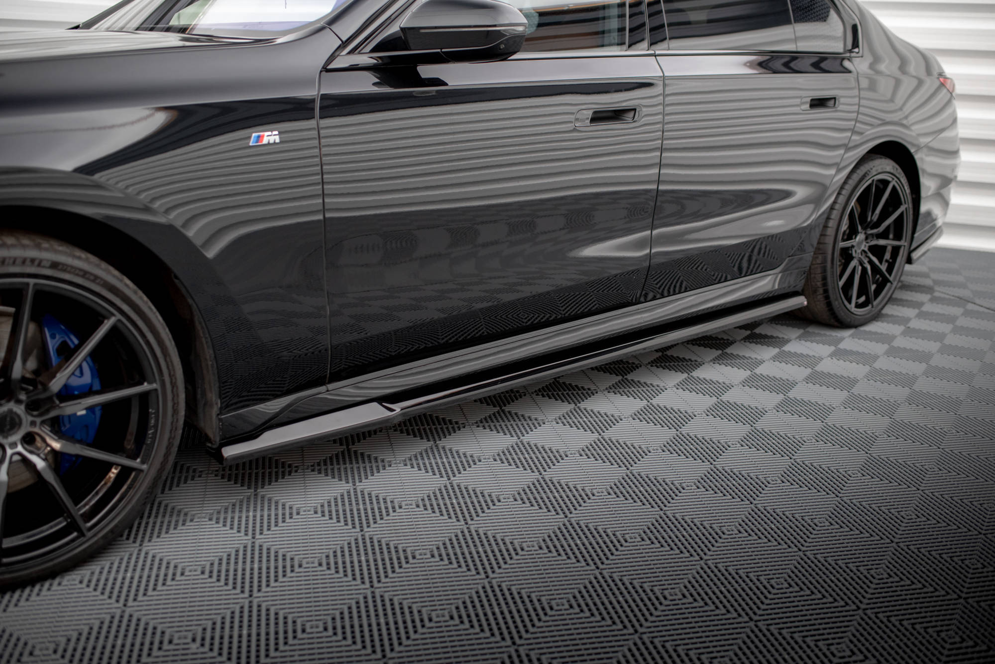pol_po_Side-Skirts-Diffusers-V-1-BMW-740d-xDrive-M-pack-740i-xDrive-M-Pack-G70-17898_1jpg - OPSHOLDERS