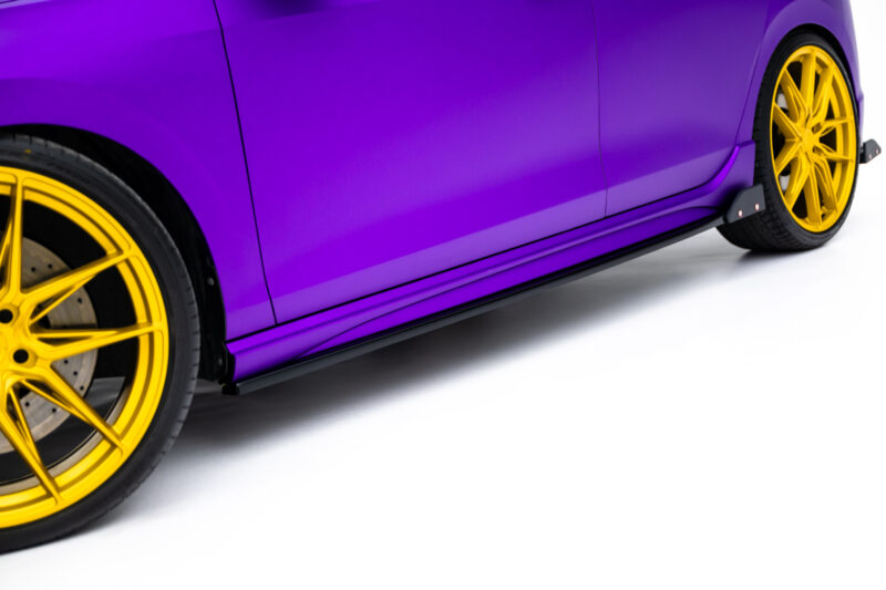 pol_po_Side-Skirts-Diffusers-V-2-Flaps-Volkswagen-Golf-R-Hatchback-Mk8-Facelift-22980_5jpg - OPSHOLDERS